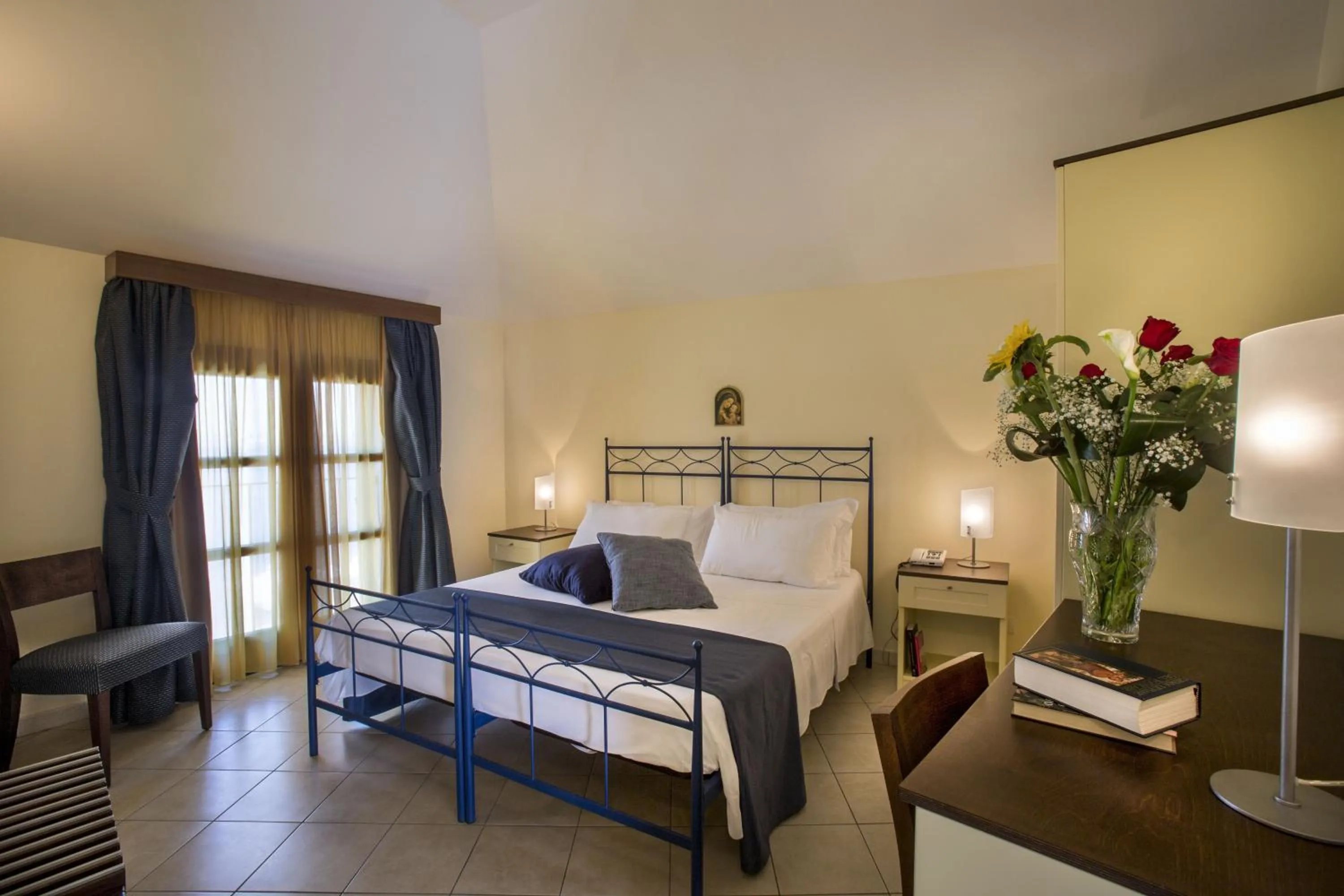 Bedroom, Bed in Al Pescatore Hotel & Restaurant