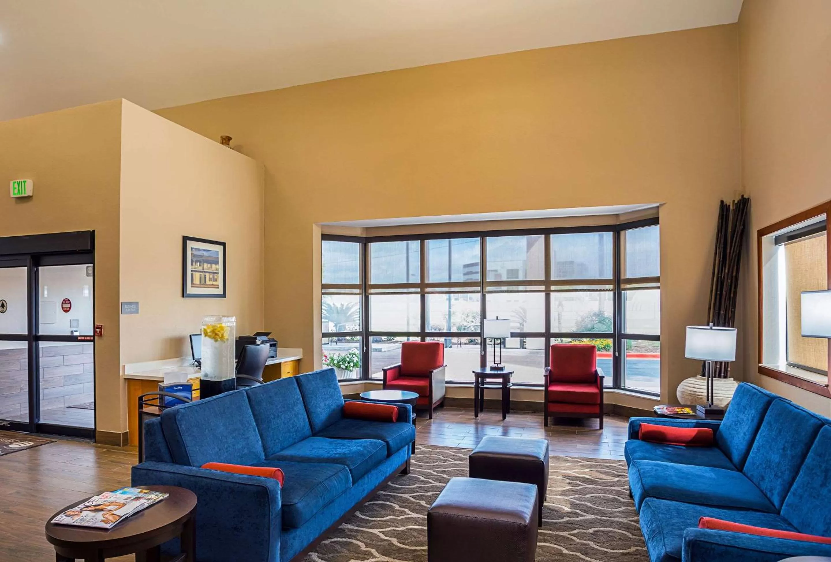 Lobby or reception in Comfort Inn University Area