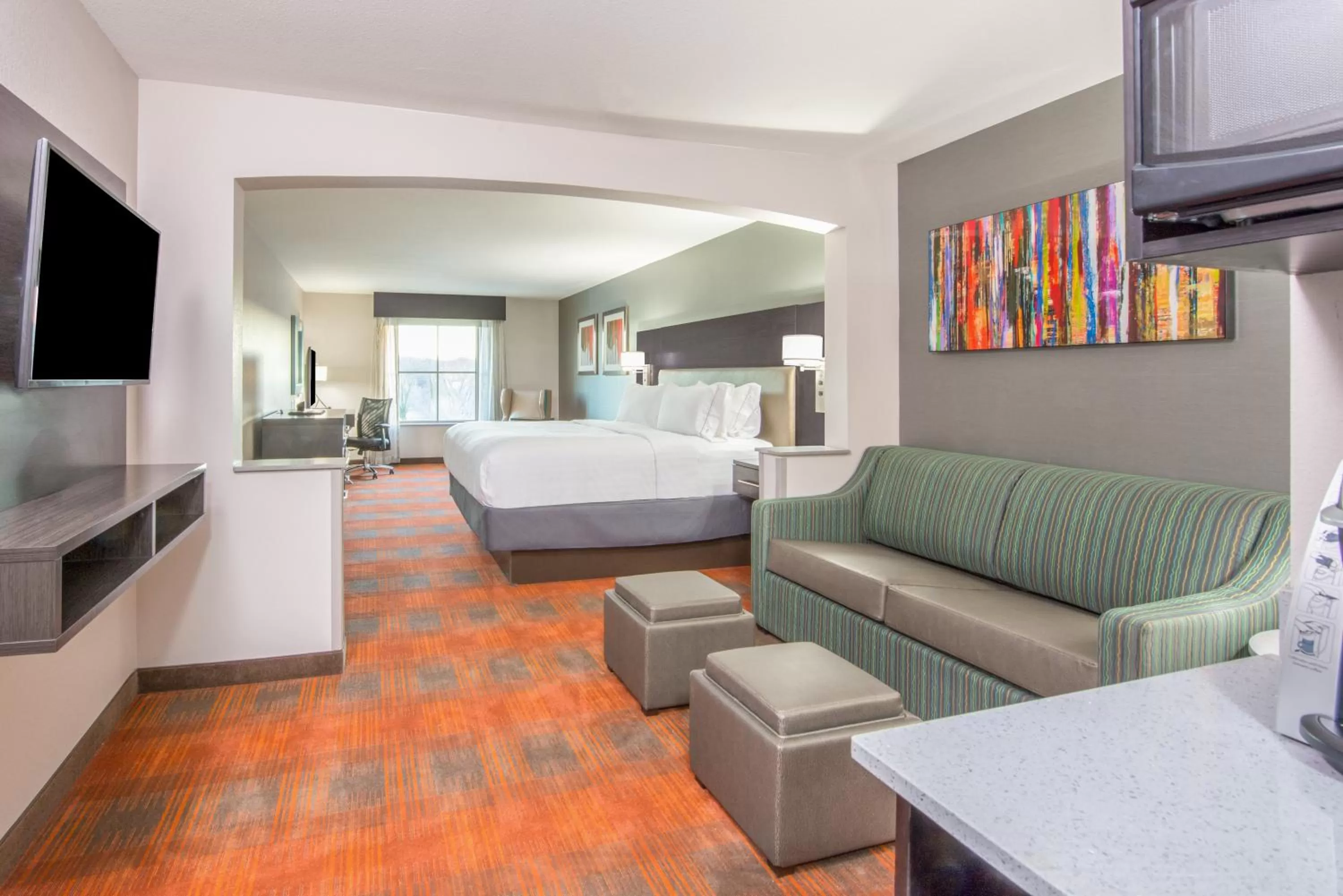 Photo of the whole room, Bed in Holiday Inn Express Shawnee by IHG