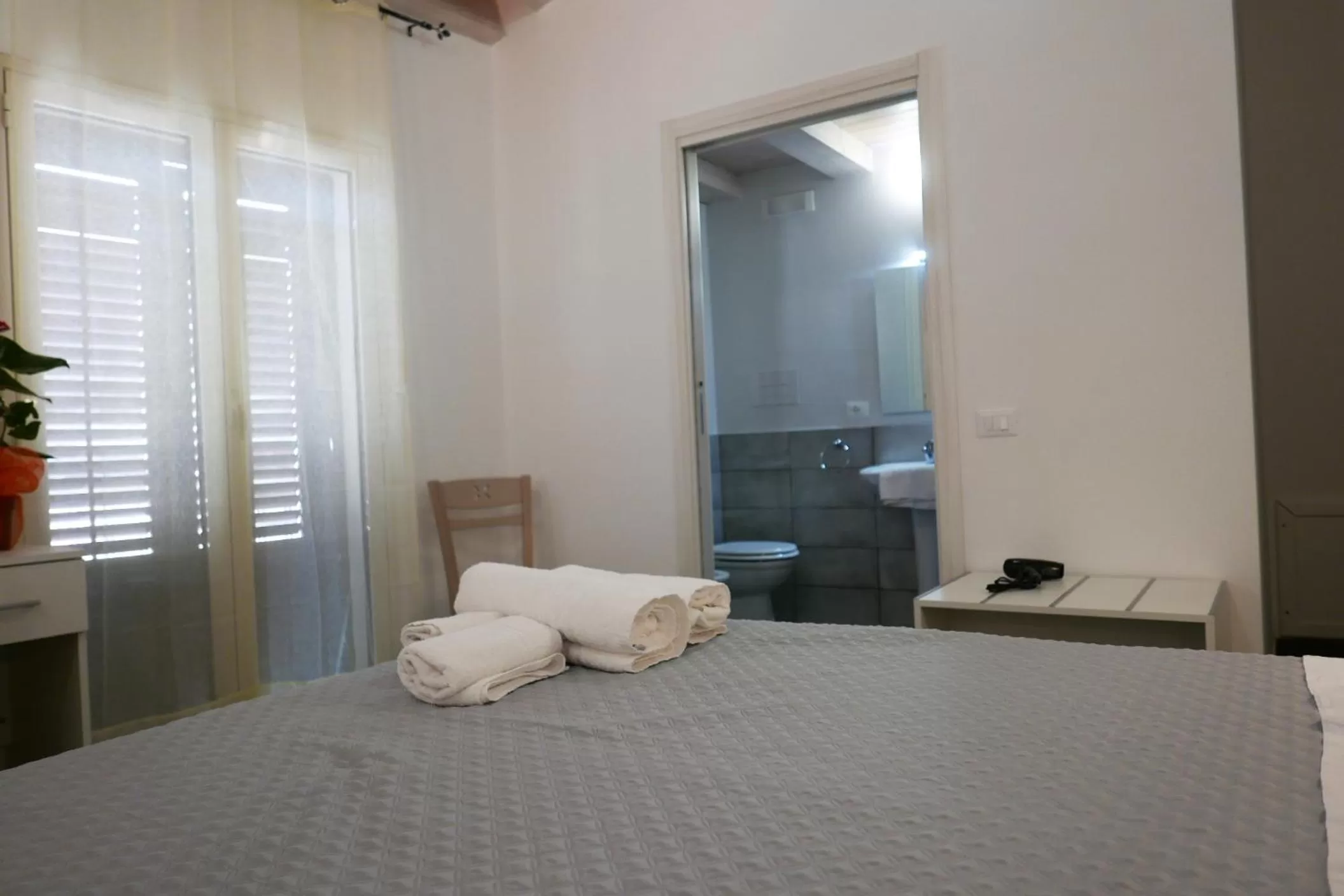 Bedroom, Bed in Opera Boutique Rooms