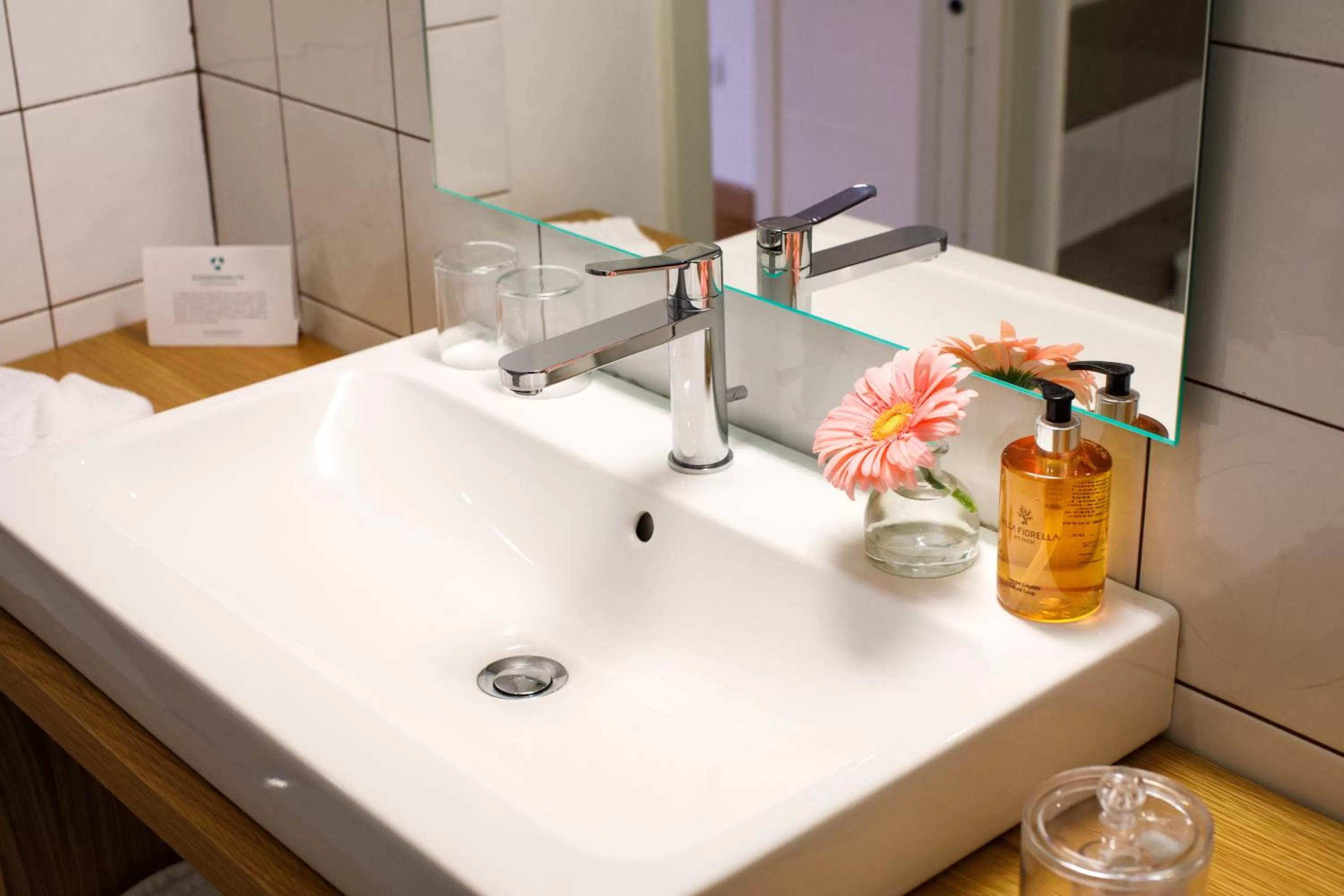 Bathroom in Villa Fiorella Art Hotel