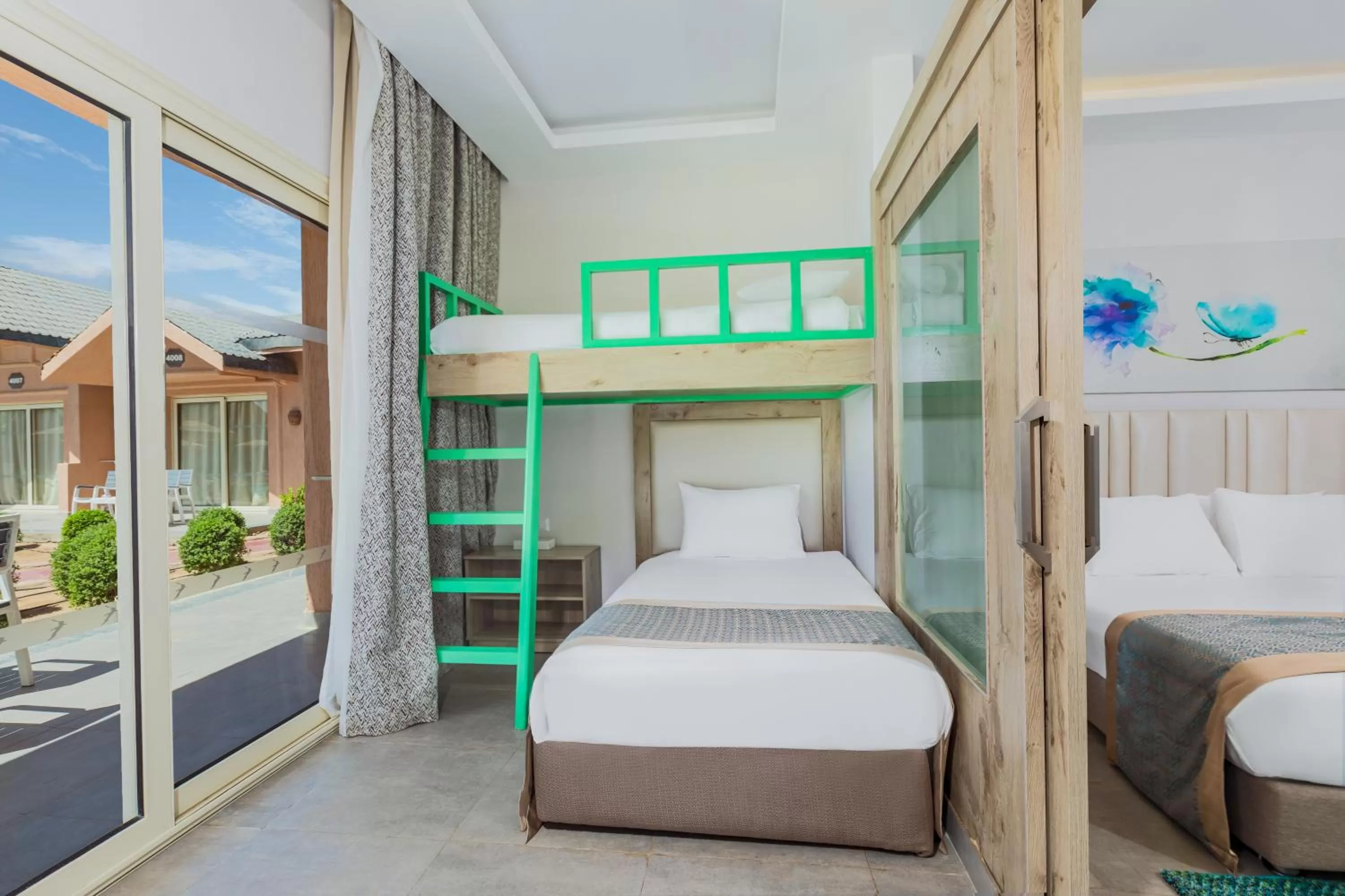 Bedroom, Bed in Pickalbatros Jungle Aqua Park - Neverland Hurghada