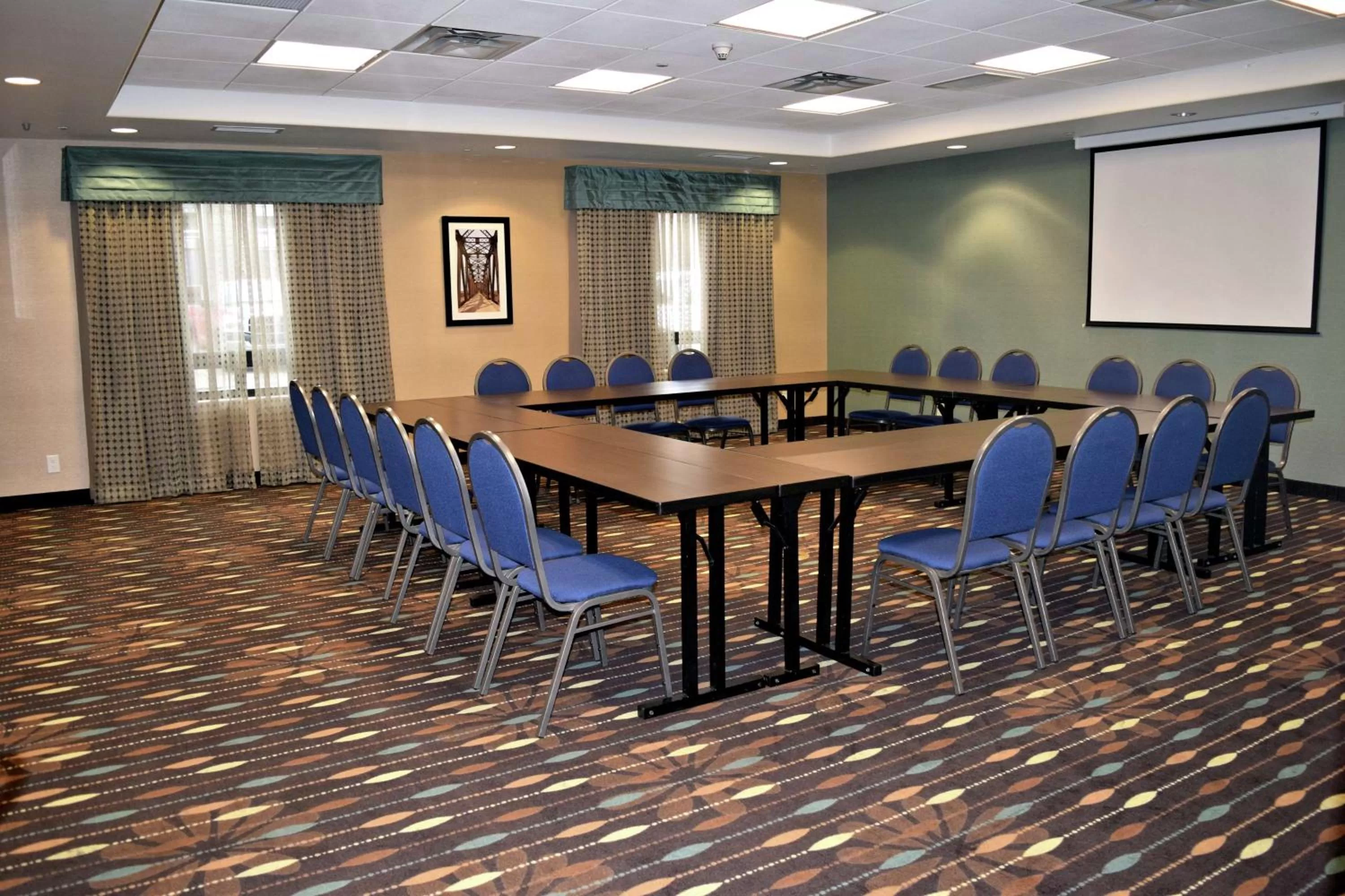 Meeting/conference room in Hampton Inn Saskatoon South