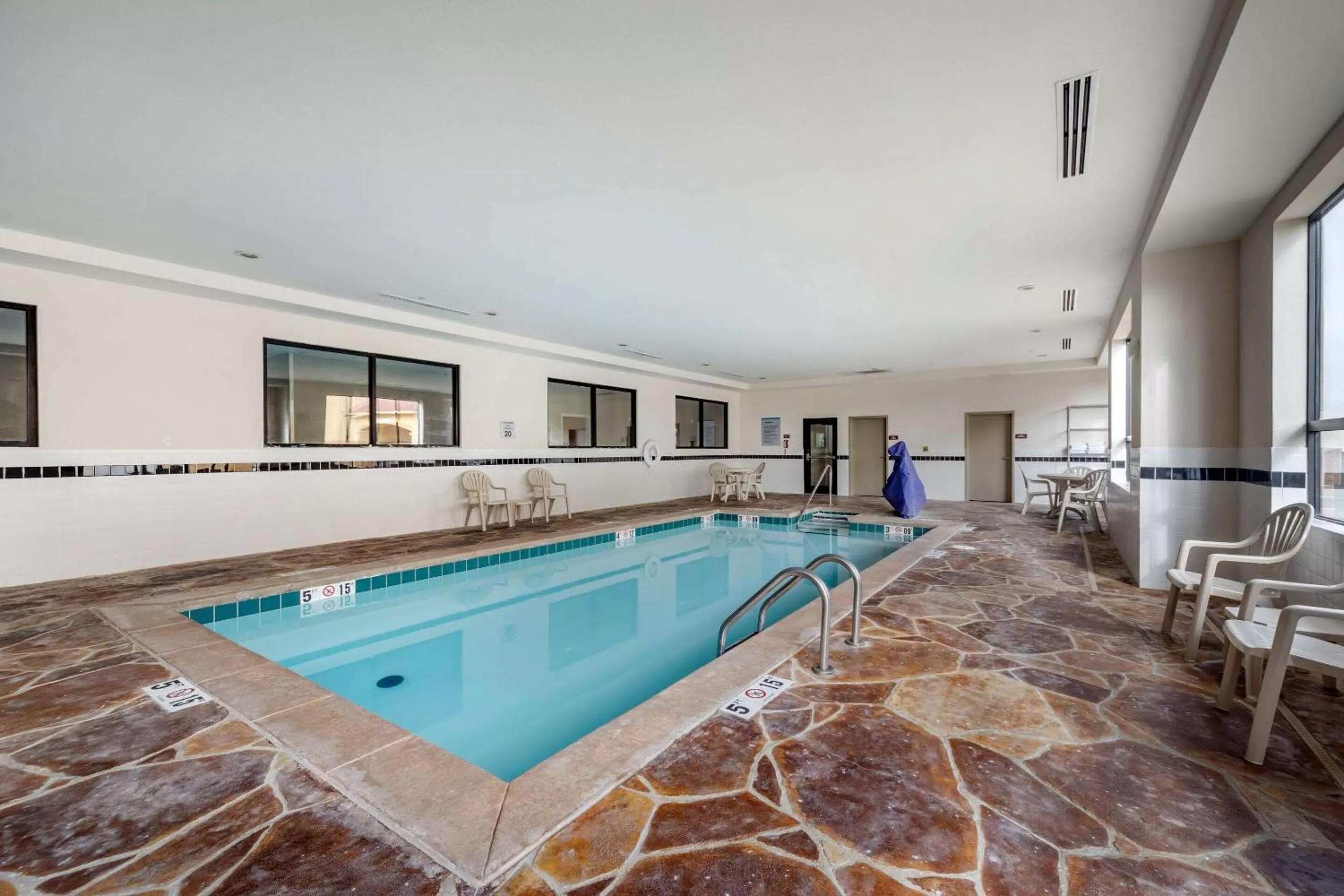 Activities in Comfort Inn & Suites Shawnee North near I-40