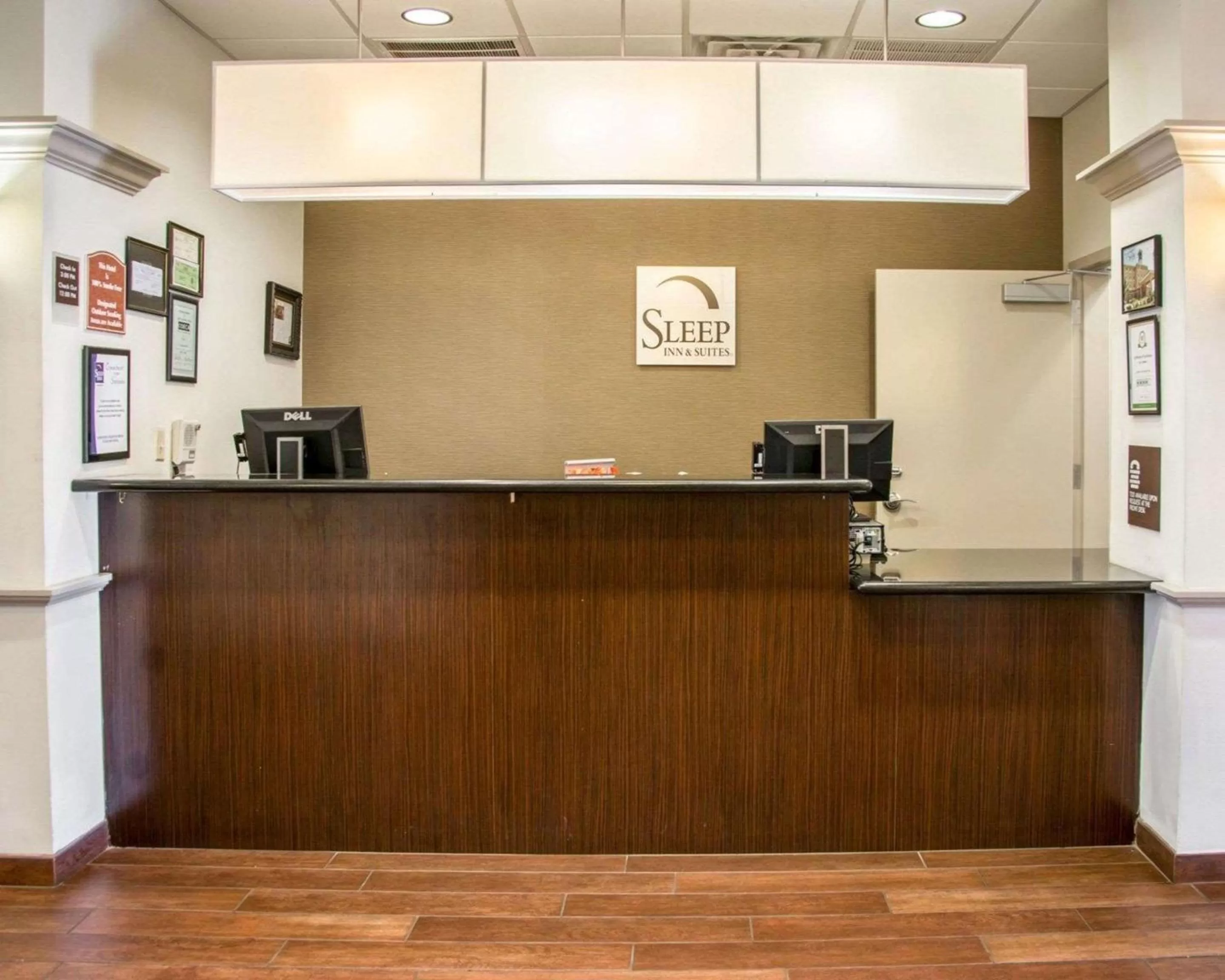 Lobby or reception in Sleep Inn & Suites Shreveport near Medical Center