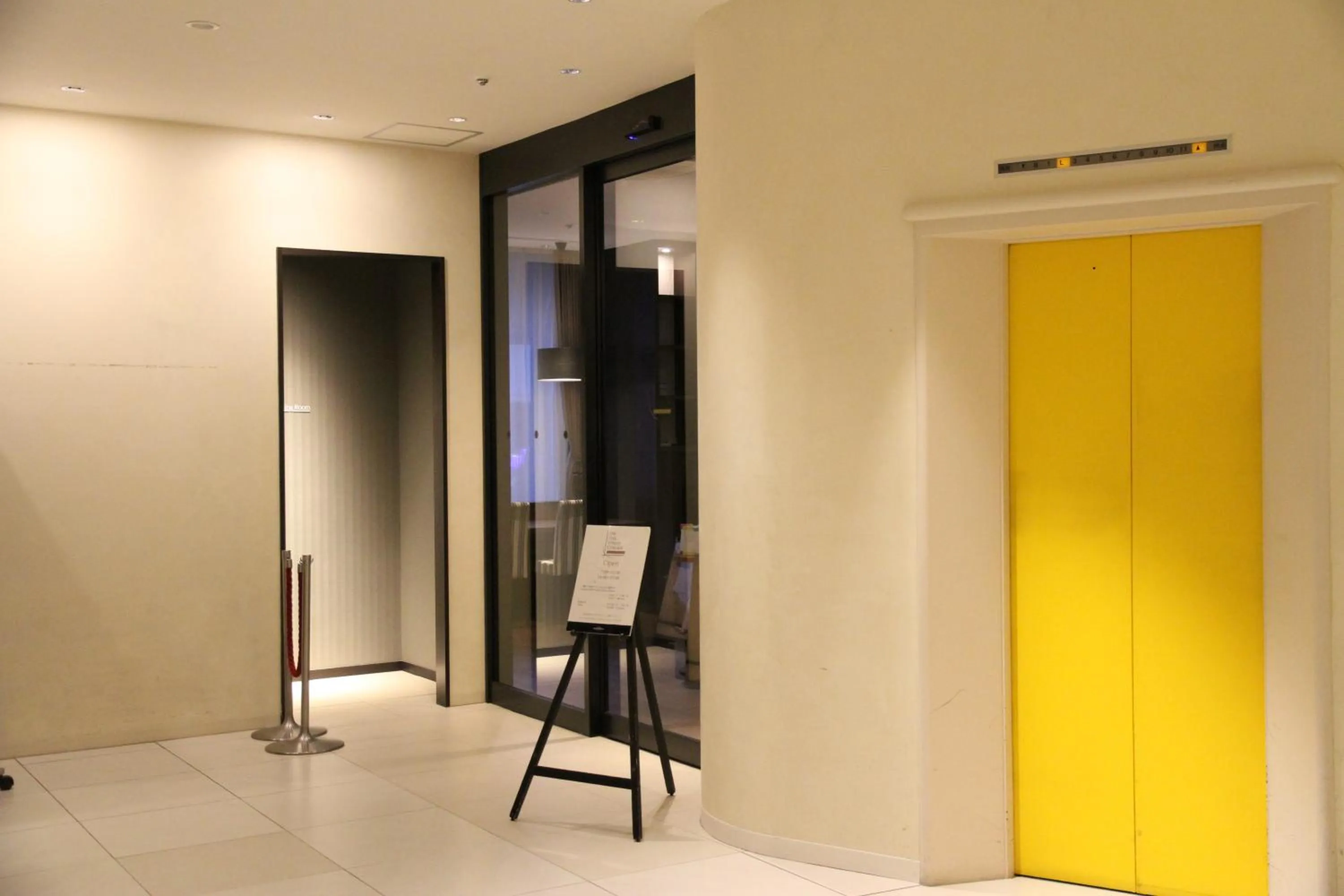 Communal lounge/ TV room in Ginza Grand Hotel