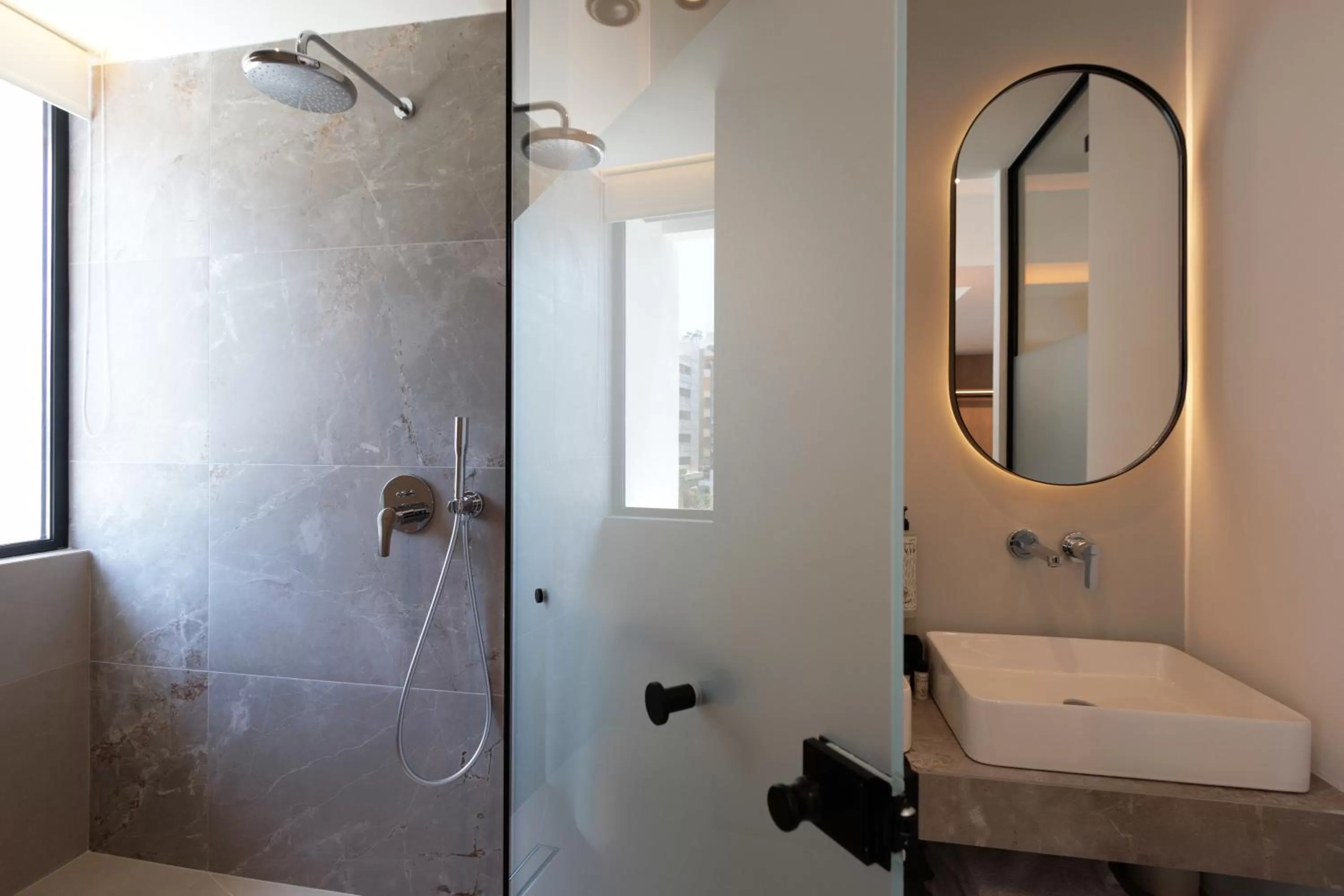 Shower, Bathroom in LUX&EASY Signature Syngrou 234