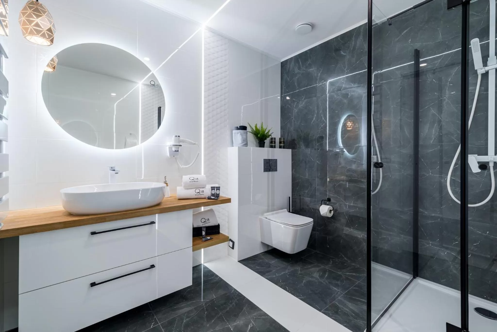 Shower in Q18 ApartHotel