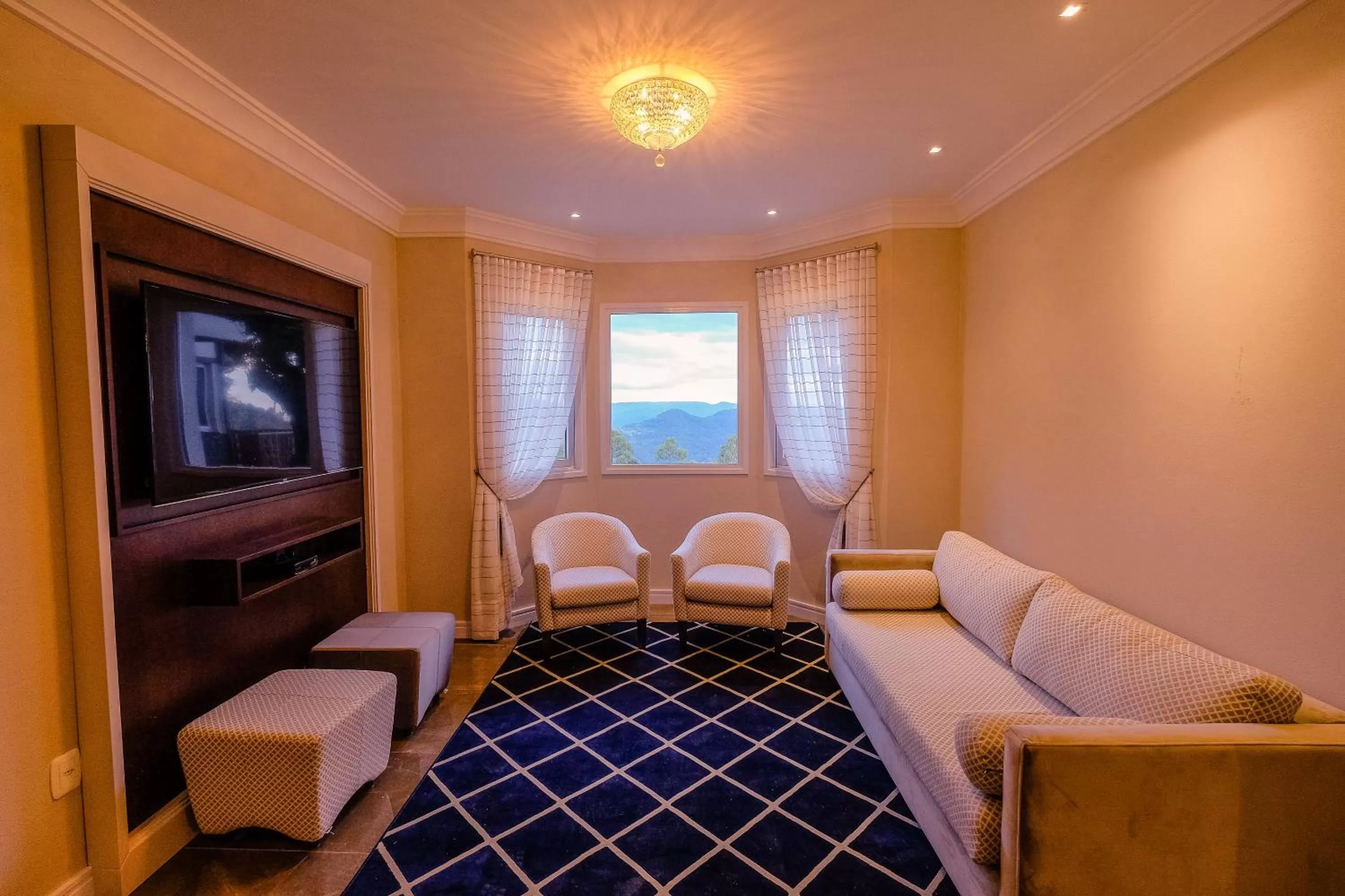 TV and multimedia in Hotel Jardins da Colina