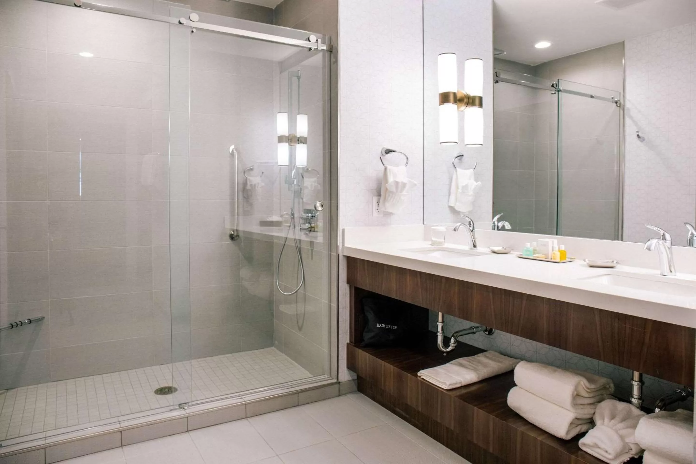 Bathroom in Haywood Park Hotel, an Ascend Collection Hotel