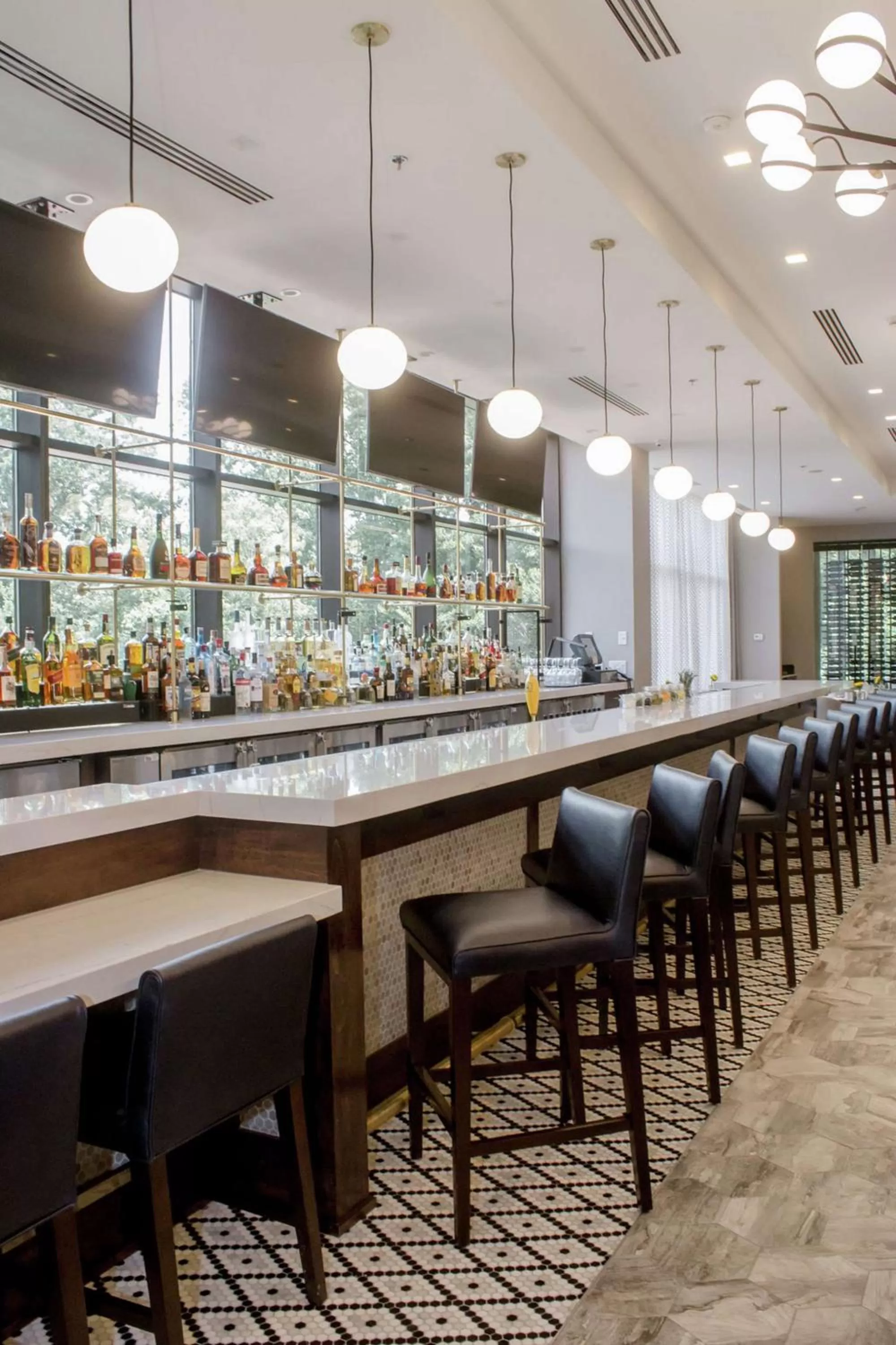 Lounge or bar in DoubleTree by Hilton Charlottesville
