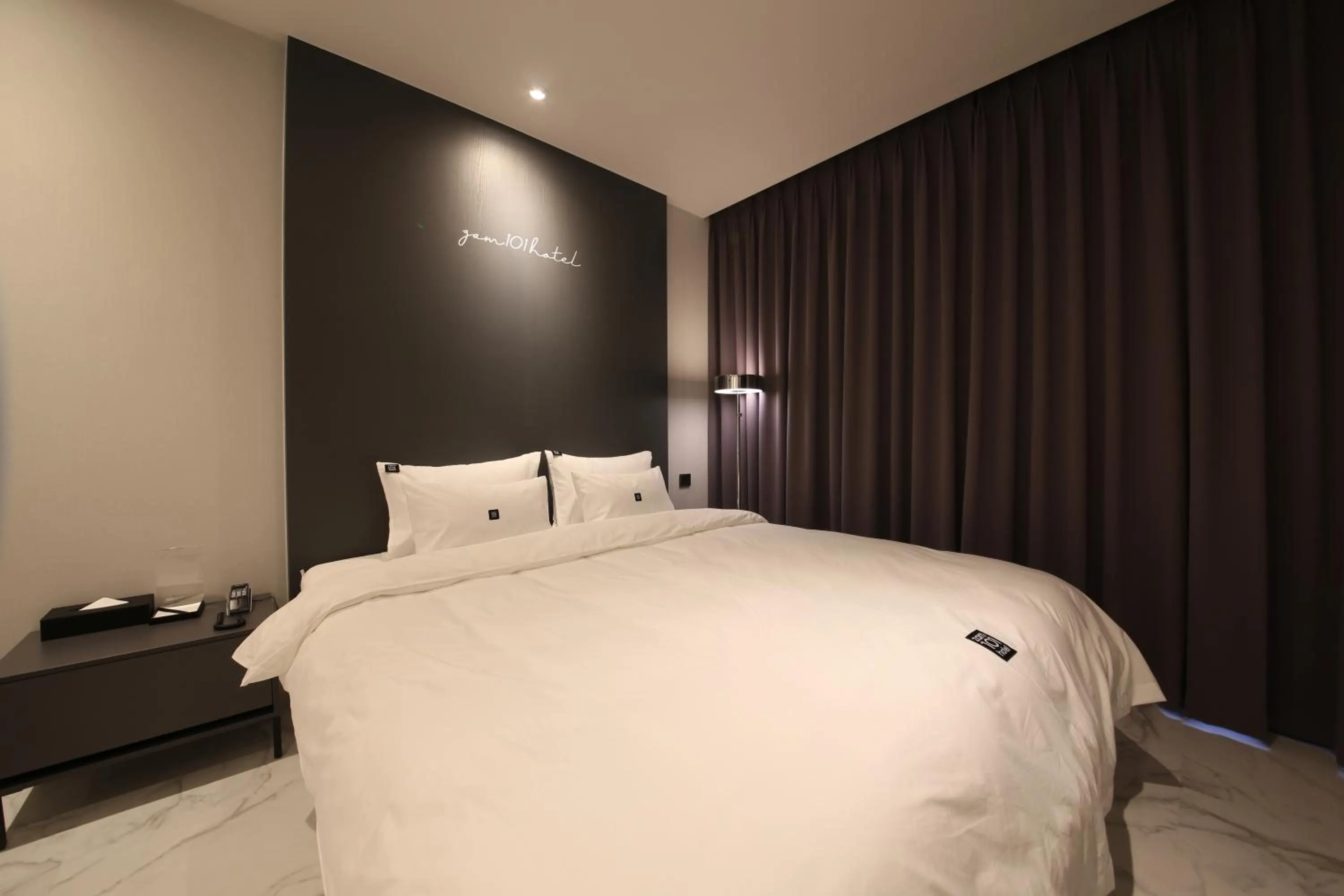 Bed in Zam101 Hotel Gimhae