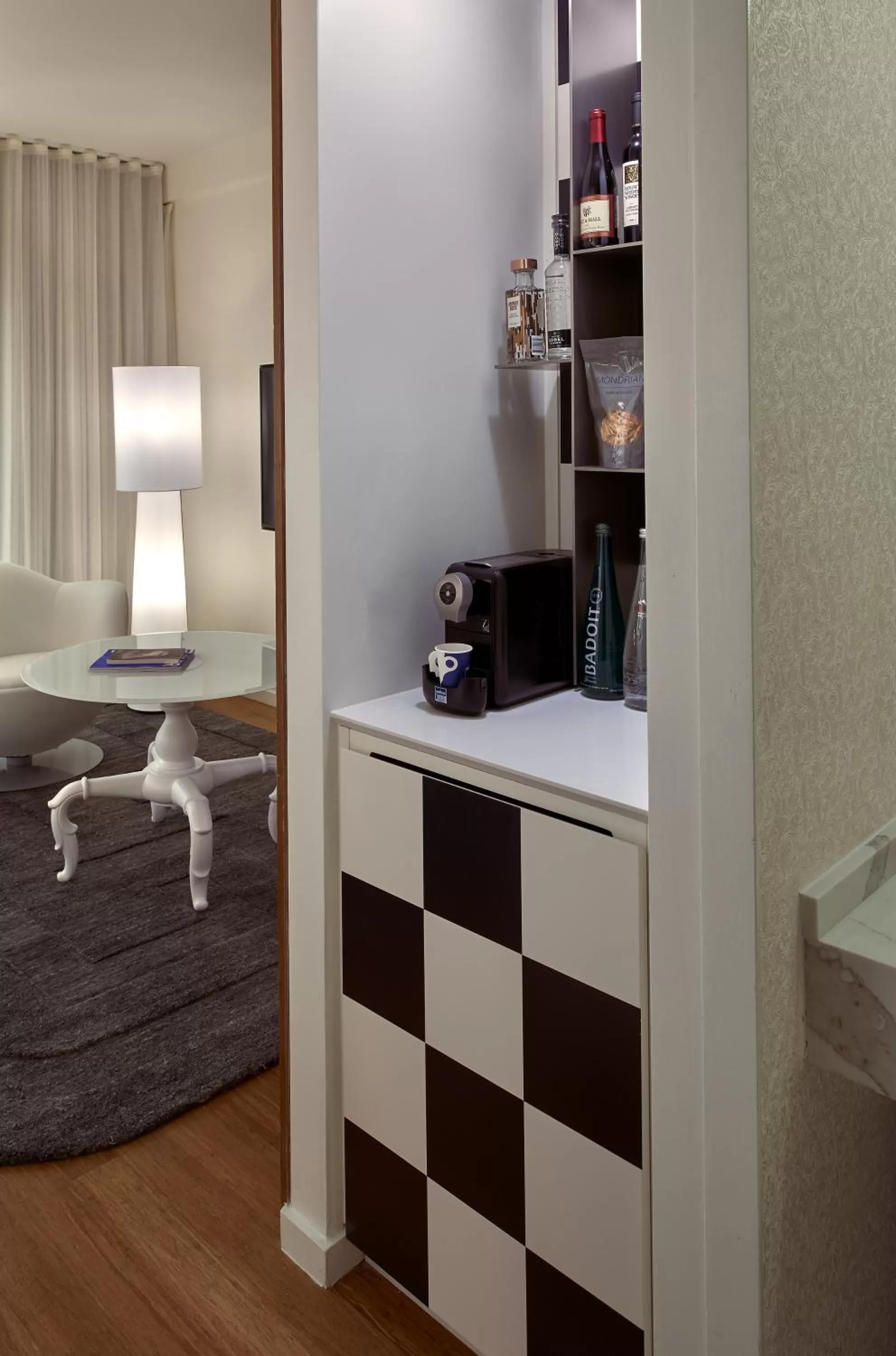 Coffee/tea facilities, Bed in Mondrian Los Angeles