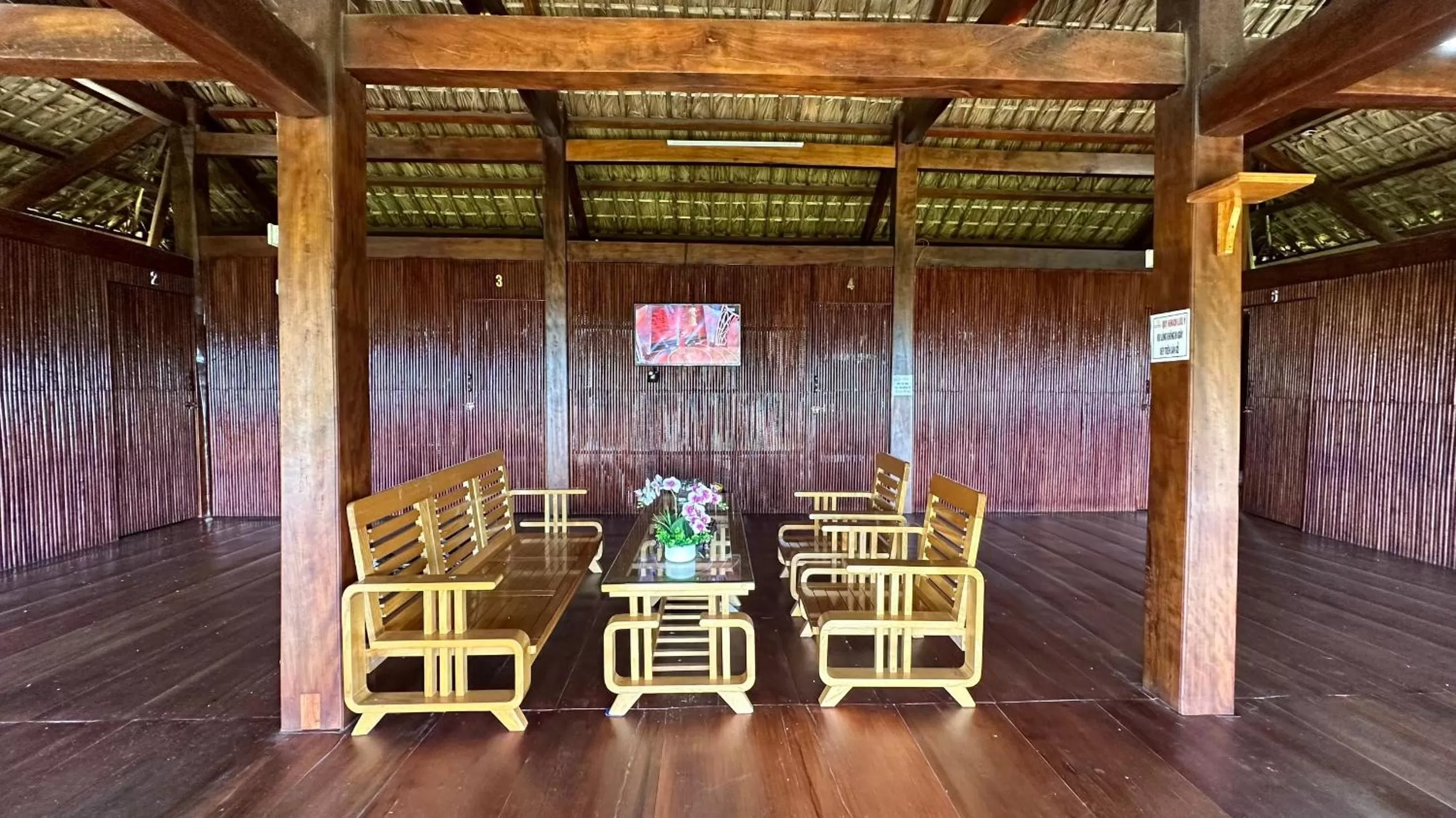 Restaurant/Places to Eat in Hoa Loi resort, Song Cau-Phu Yen
