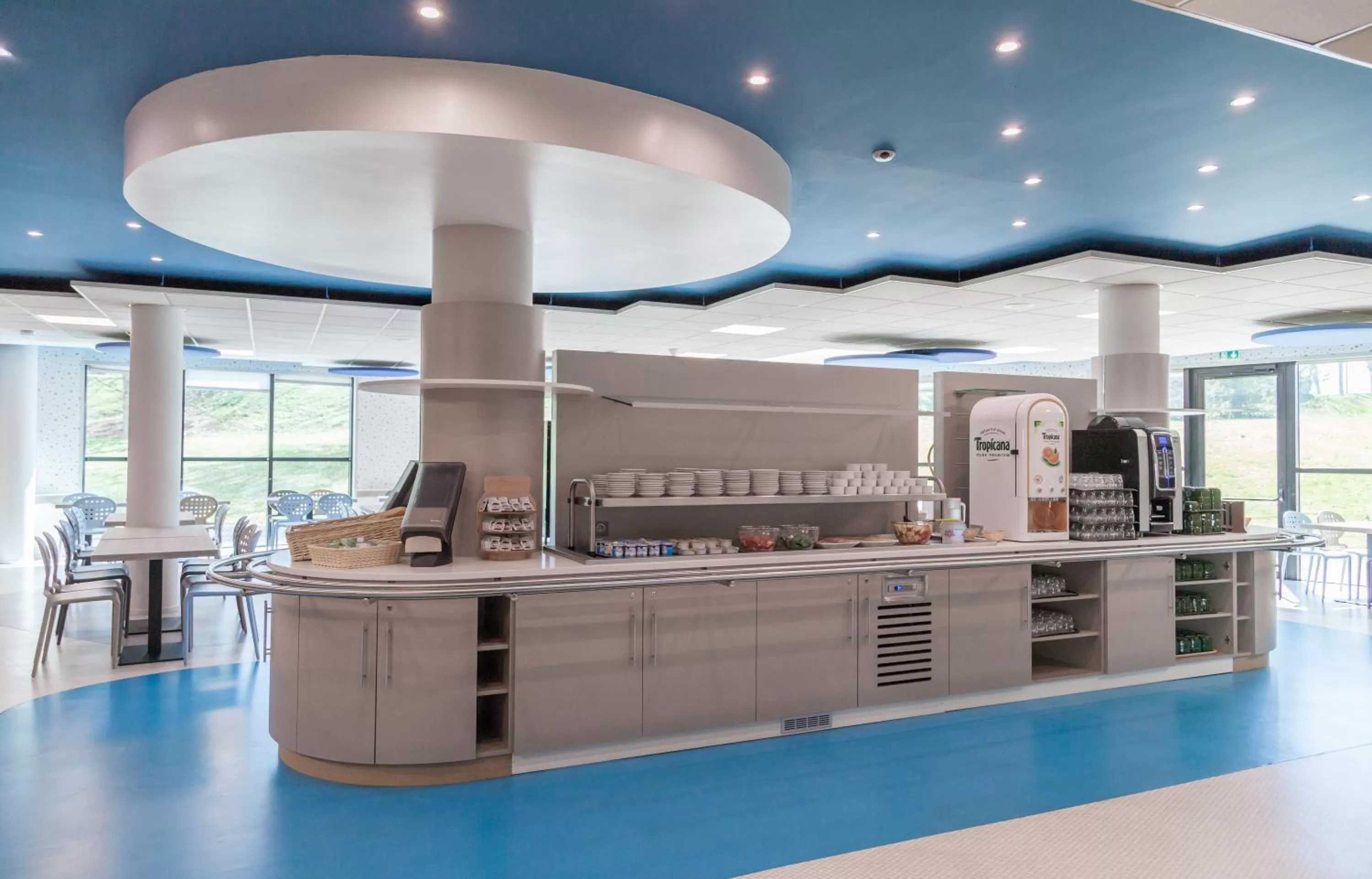 Breakfast in Kyriad Poitiers Jules Verne Site du Futuroscope