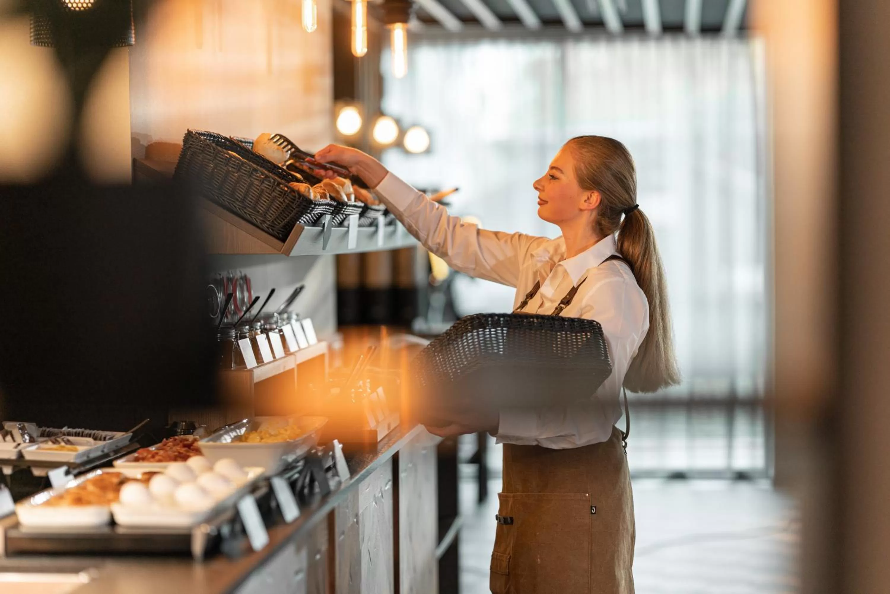 Restaurant/places to eat in FreshSuites & Bar