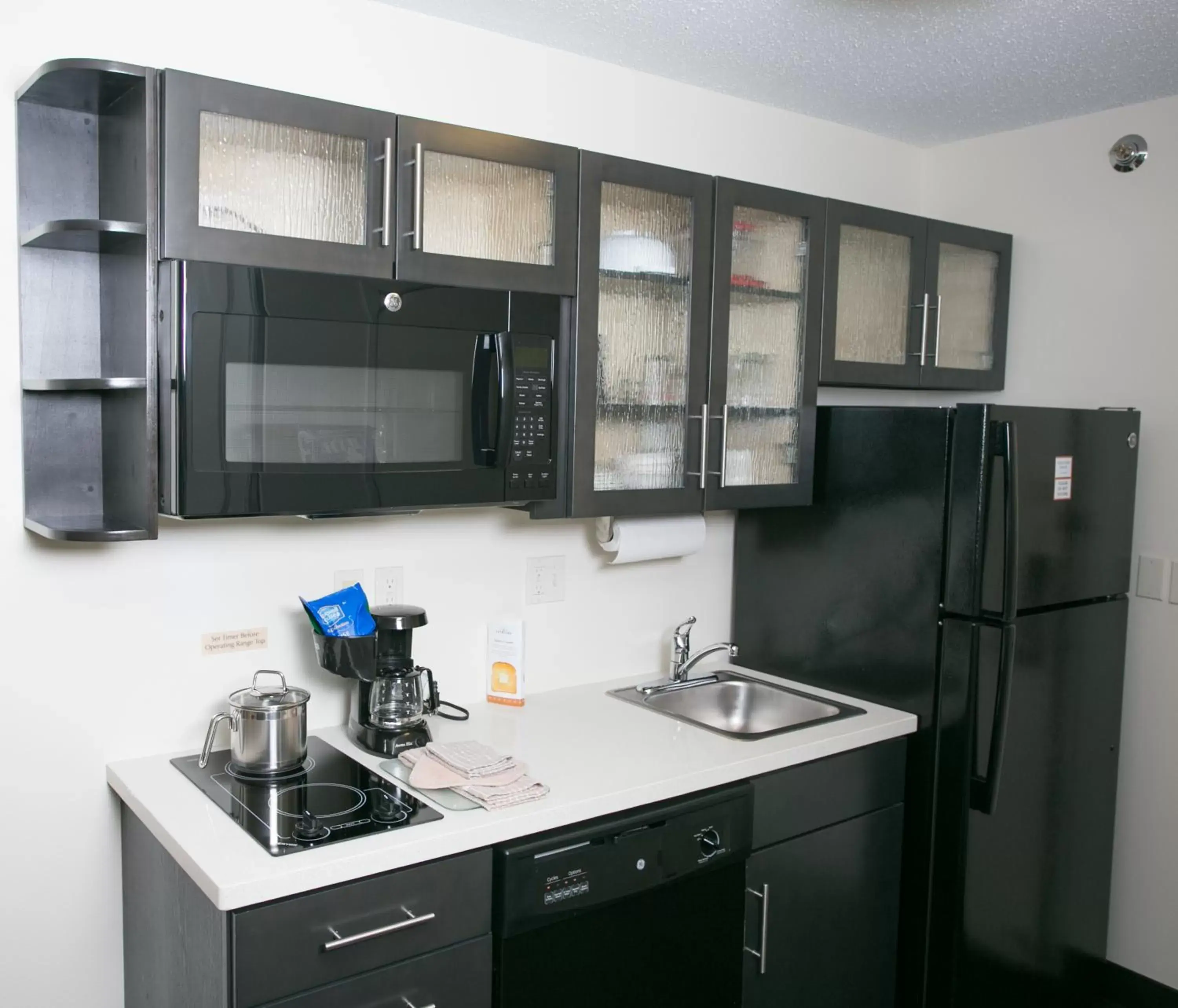 Queen Studio Suite - Mobility Access Roll in Shower/Non-Smoking in Candlewood Suites Fargo-North Dakota State University by IHG Queen Studio Suite - Mobility Access Roll in Shower/Non-Smoking in Candlewood Suites Fargo-North Dakota State University by IHG