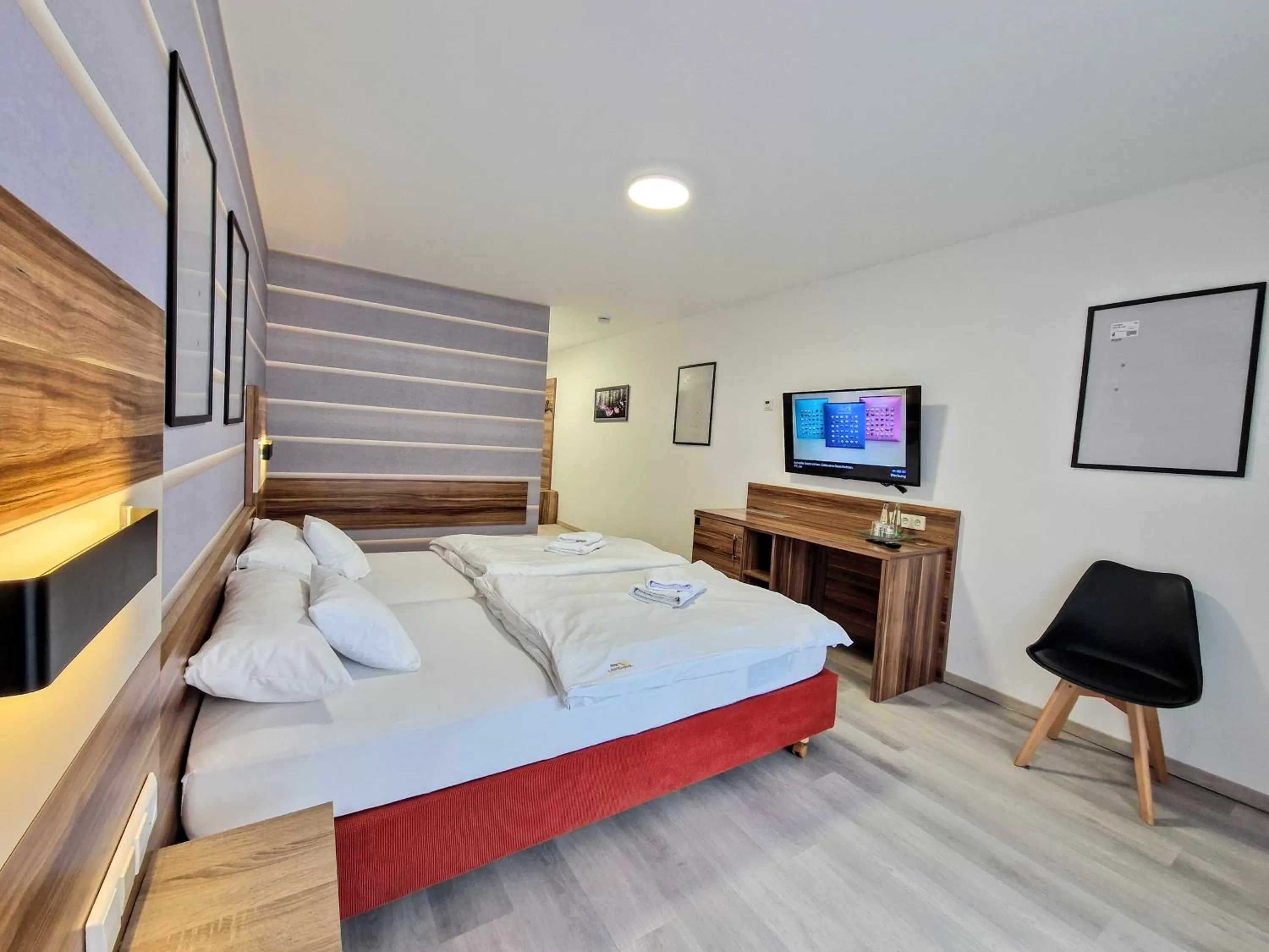 Photo of the whole room, Bed in Hotel am Kurpark