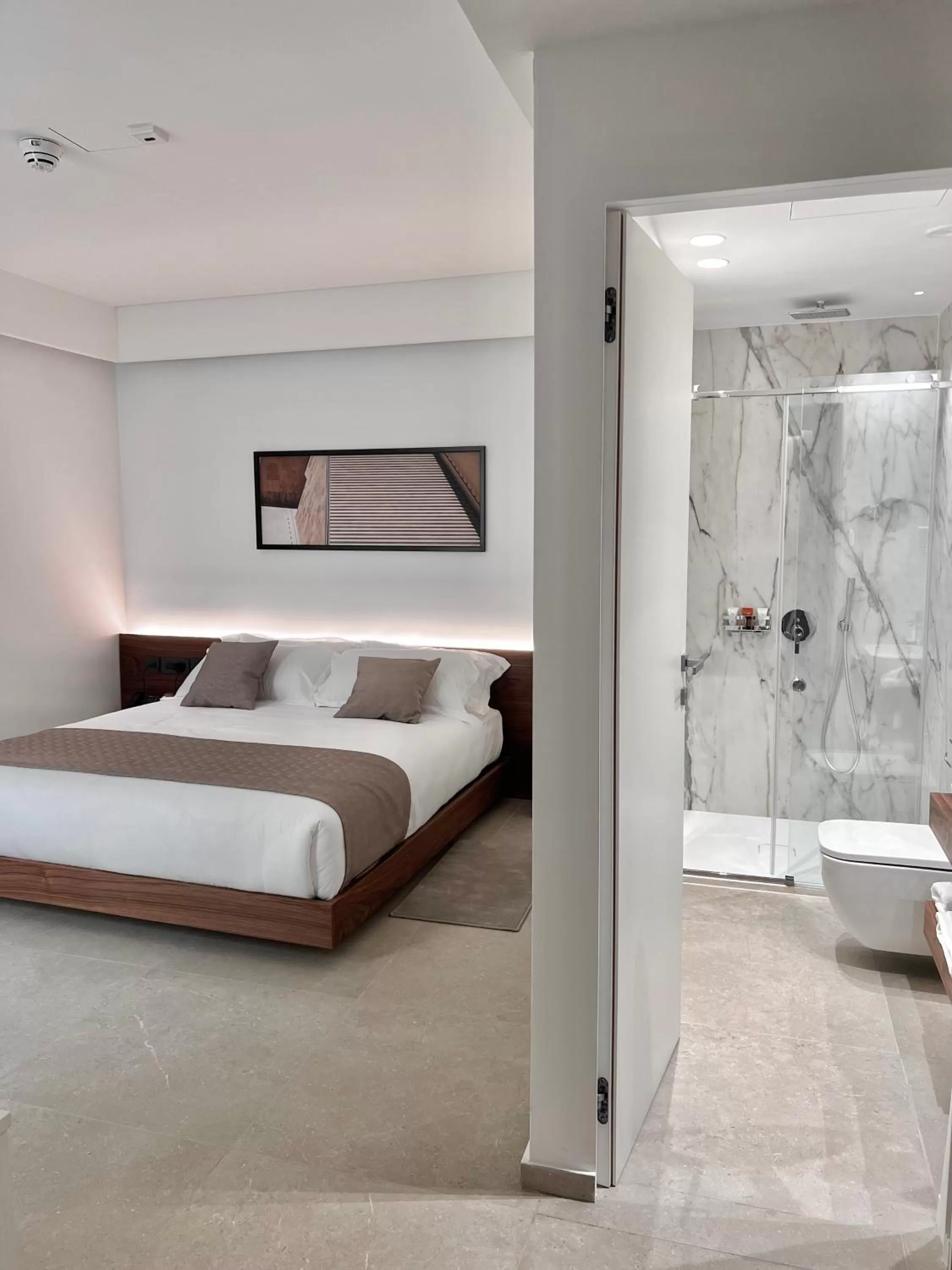 Bathroom, Bed in The Capital Boutique Hotel