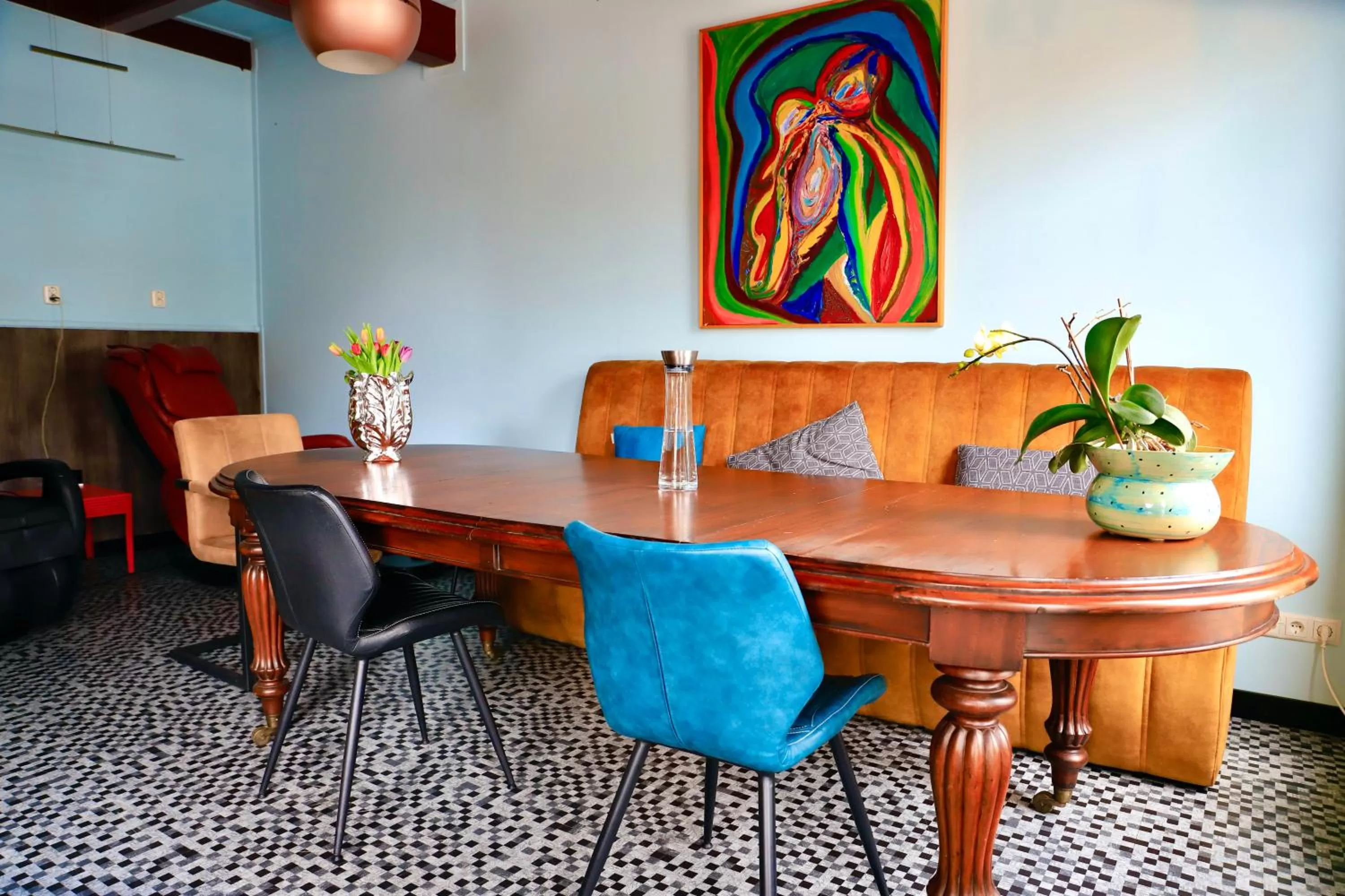 Communal lounge/ TV room in B & B Marrum Hotel Marrum