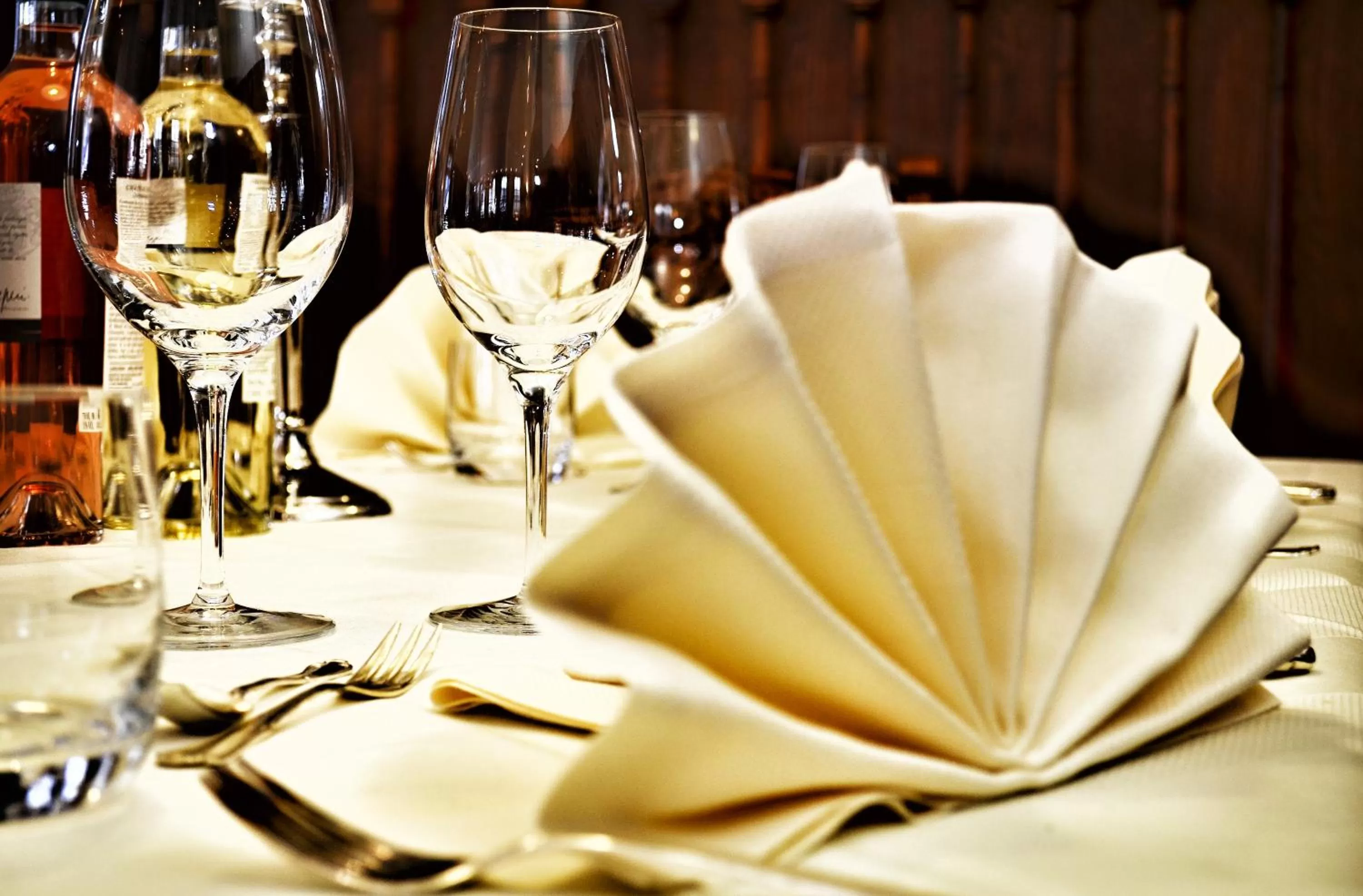 Restaurant/places to eat in Horchem Hotel-Restaurant-Café-Bar