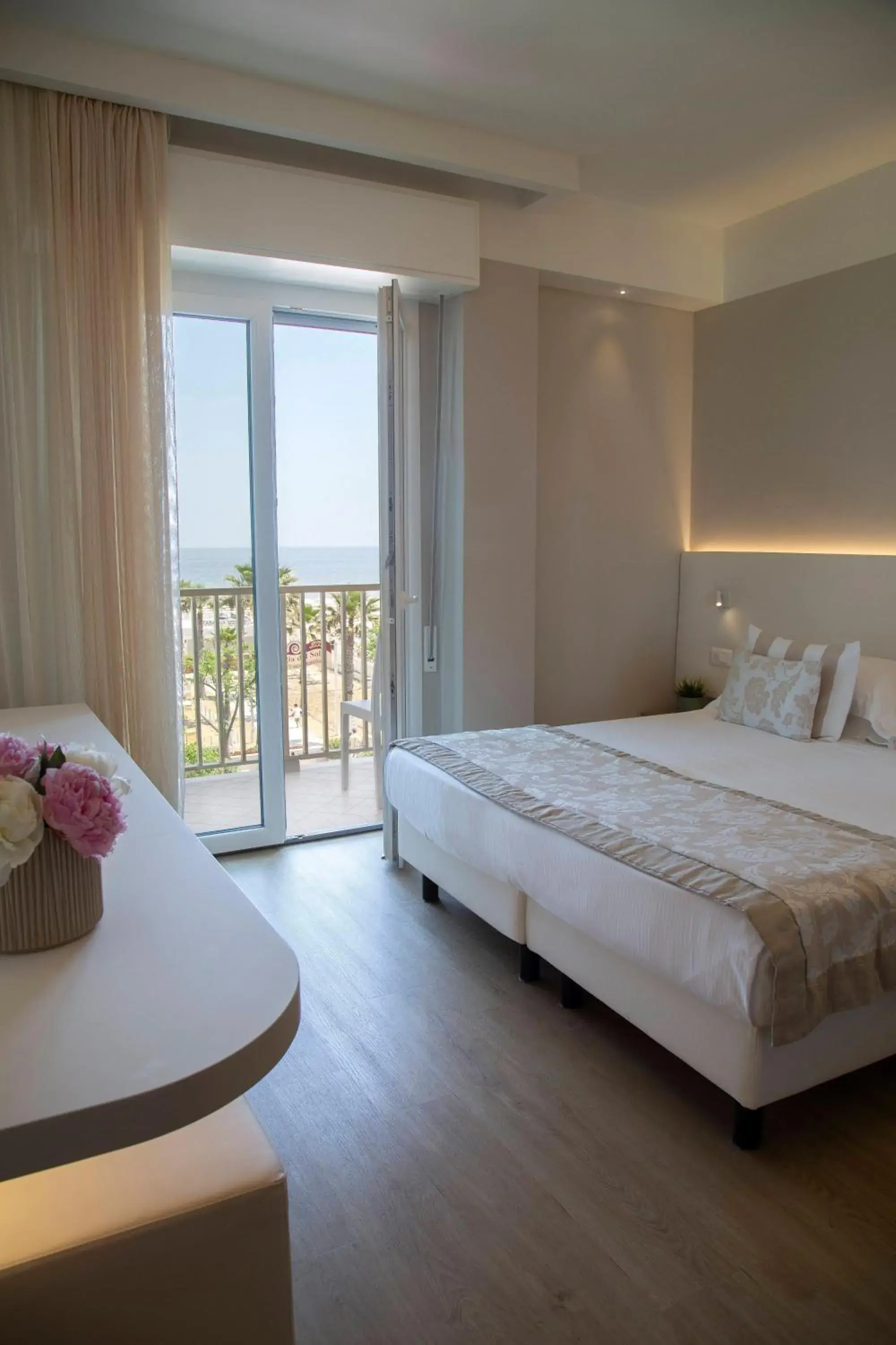 Superior Double Room with Front Sea View - single occupancy in Hotel Mon Cheri Superior Double Room with Front Sea View - single occupancy in Hotel Mon Cheri