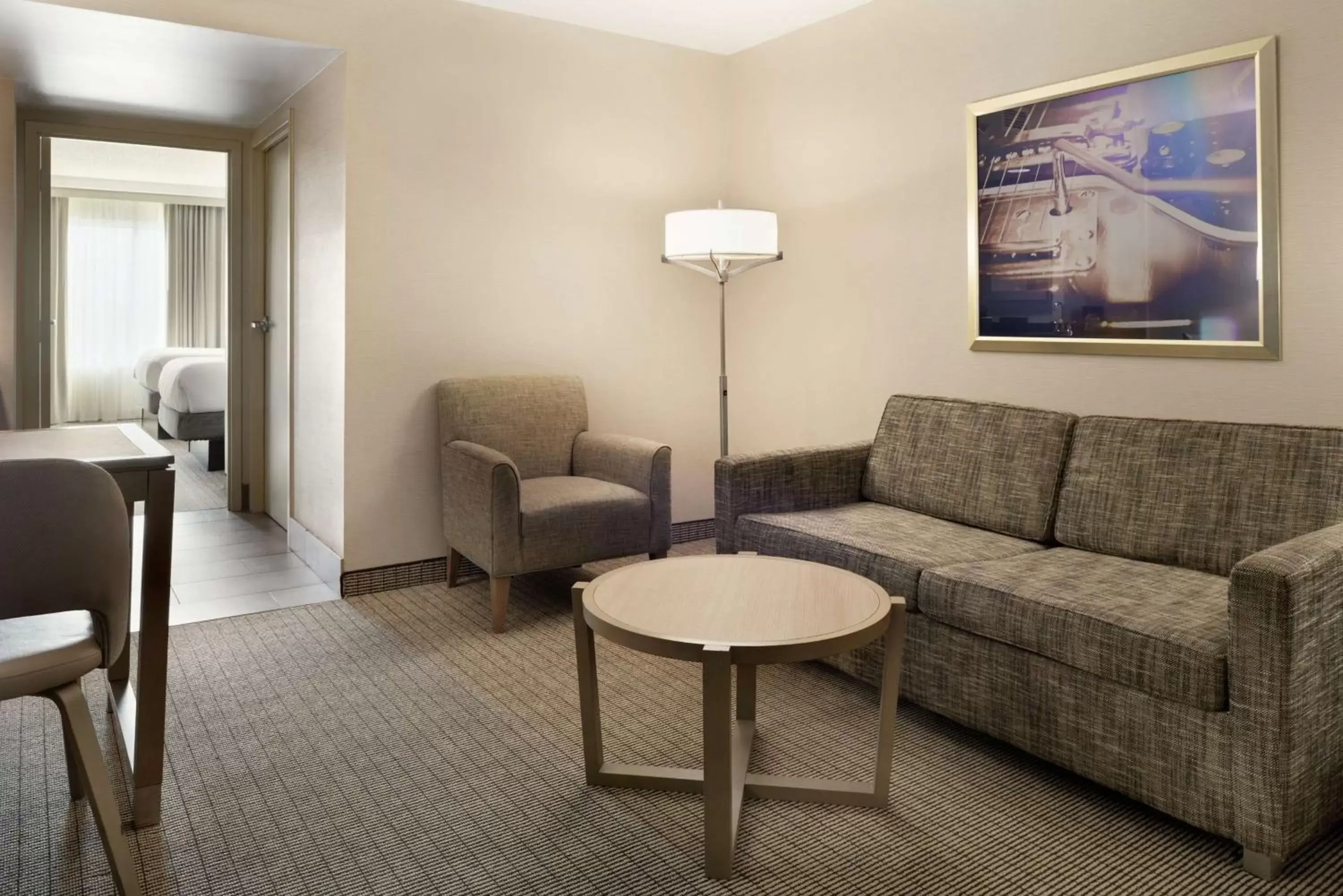 King Room - Hearing Access/Non-Smoking in Embassy Suites by Hilton Cleveland Rockside King Room - Hearing Access/Non-Smoking in Embassy Suites by Hilton Cleveland Rockside