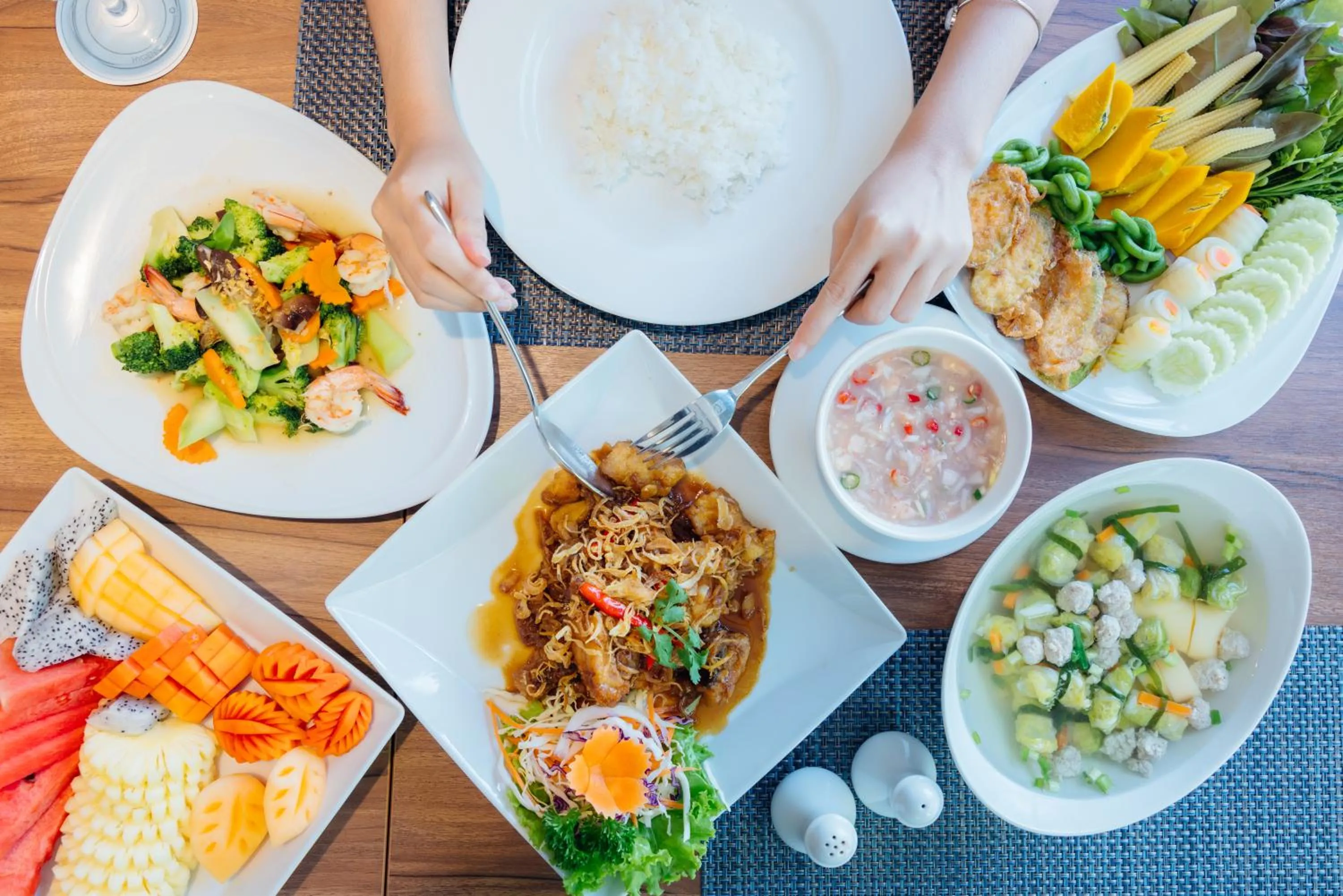 Food and drinks in Seabed Grand Hotel Phuket - SHA Extra Plus