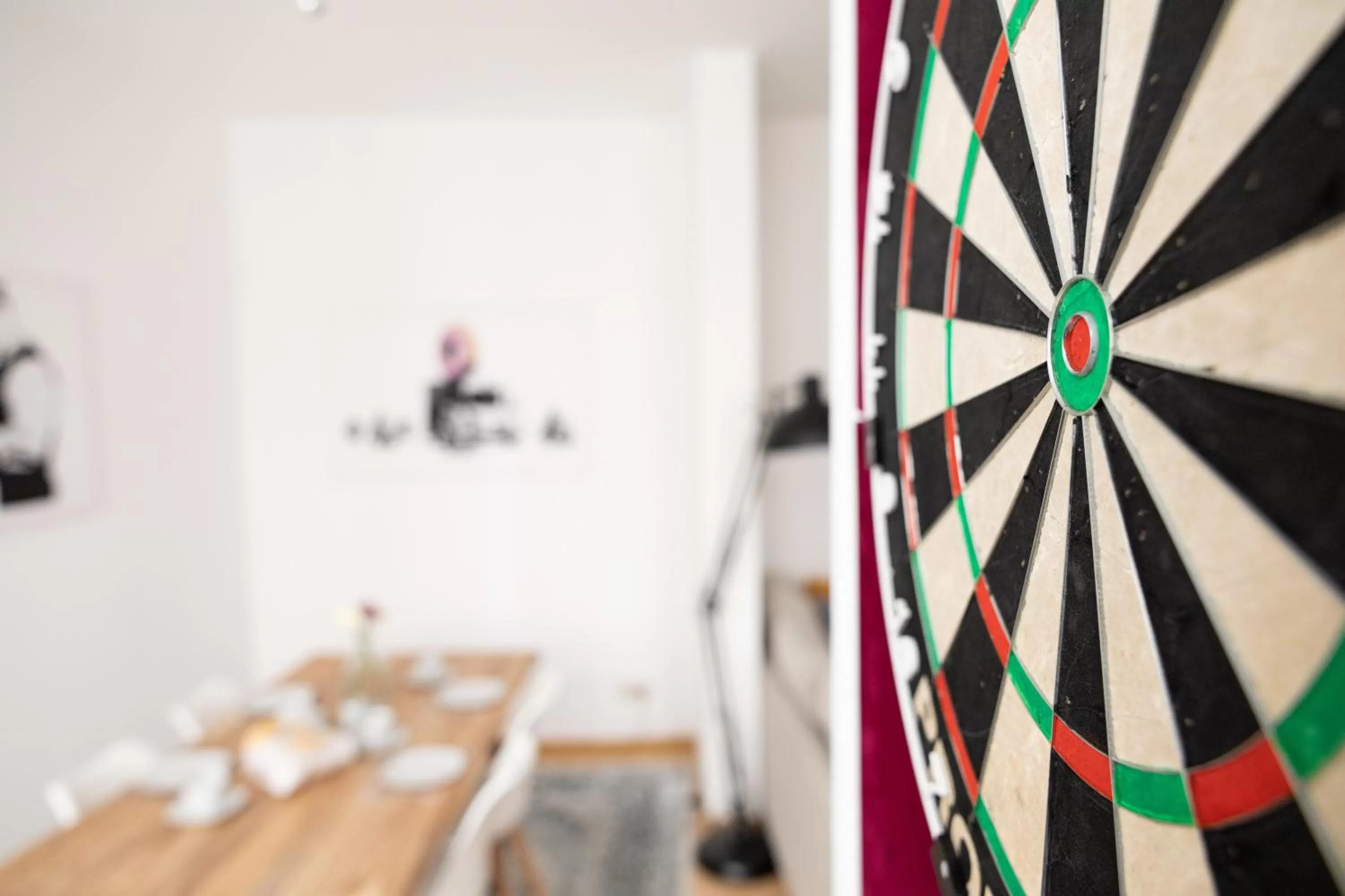 Decorative detail in Ko-Living Space an der Oper - Street Art Design Apartments