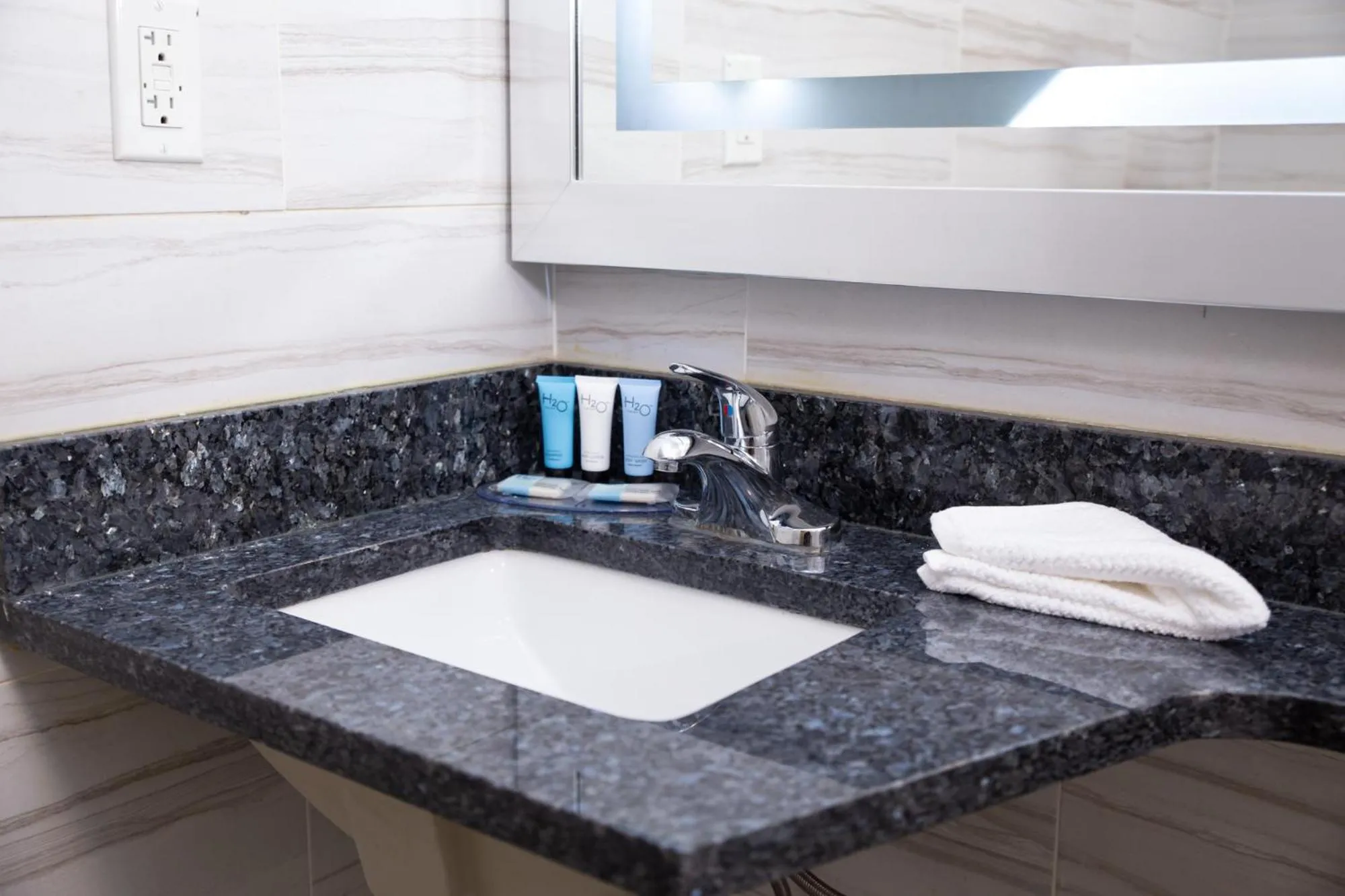 Bathroom in 7 Days Hotel