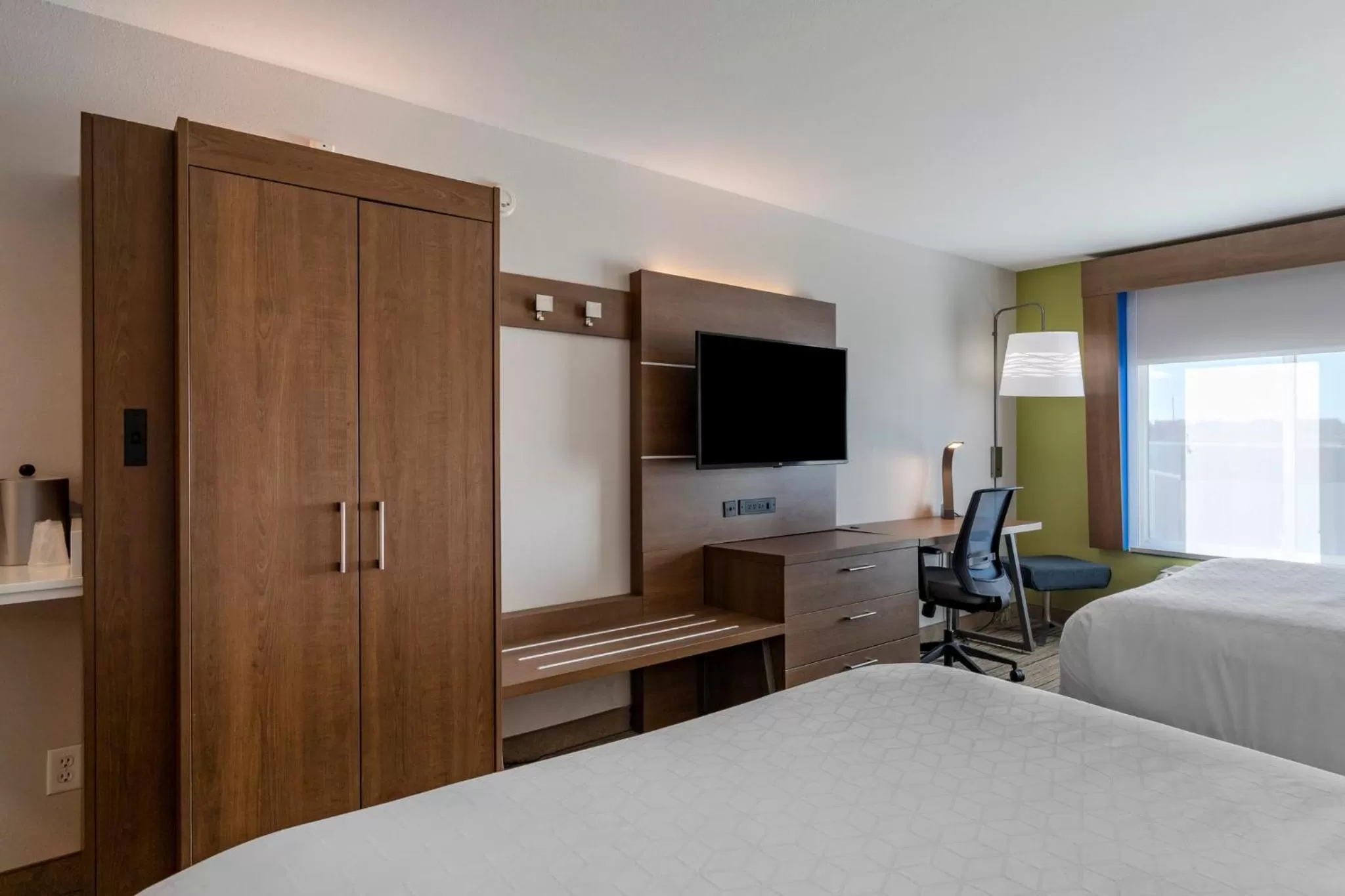 Photo of the whole room, Bed in Holiday Inn Express Hotel and Suites Natchitoches by IHG