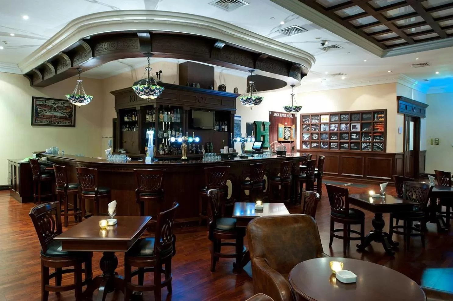 Lounge or bar in Sunday Hotel Holiday international Dubai