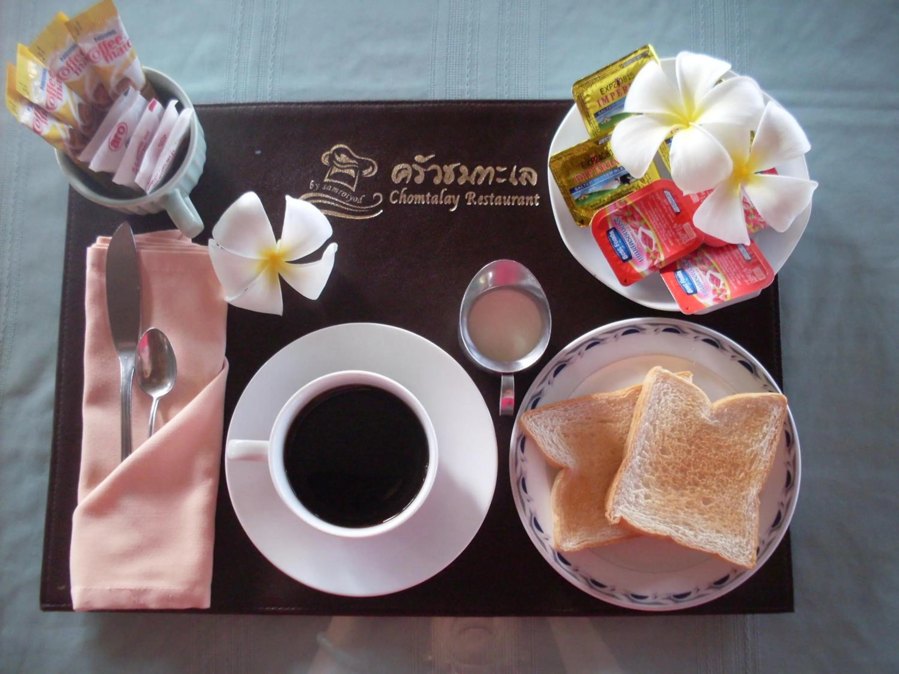 American breakfast in Samroiyod Holiday Resort