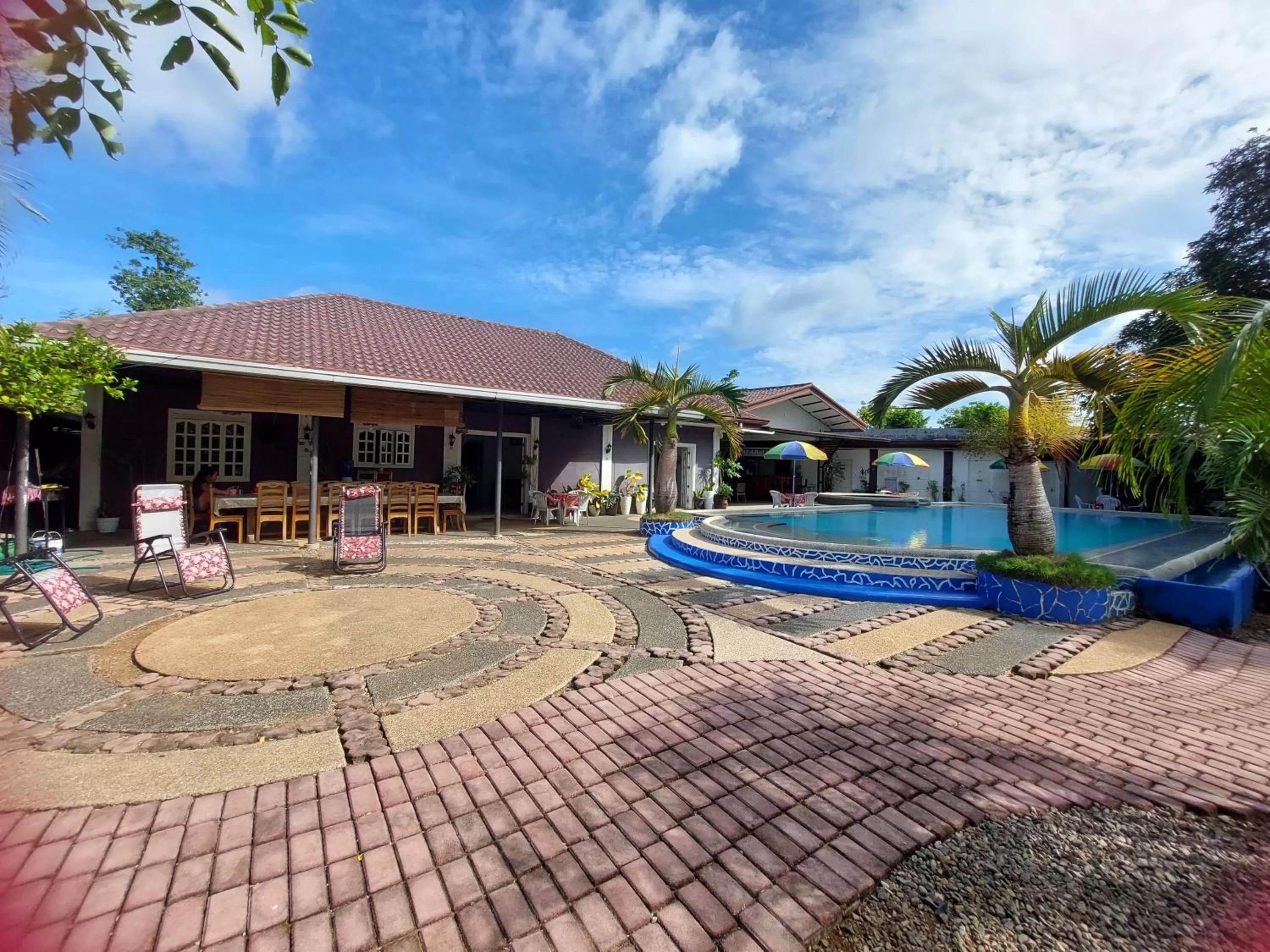 Ice Bear Bar & Tourist Inn