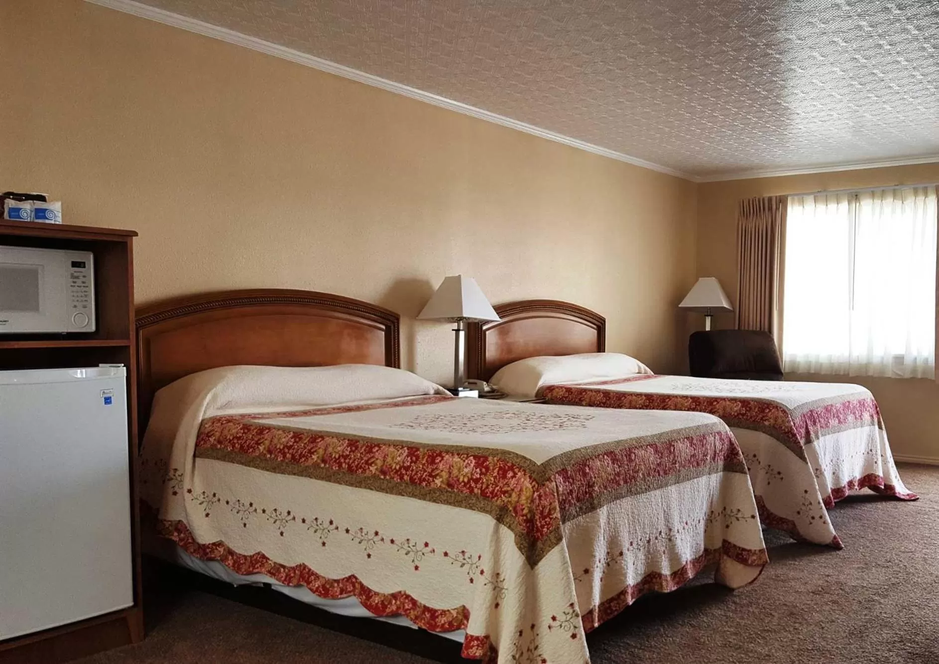 Queen Room with Two Queen Beds in Bristlecone Motel