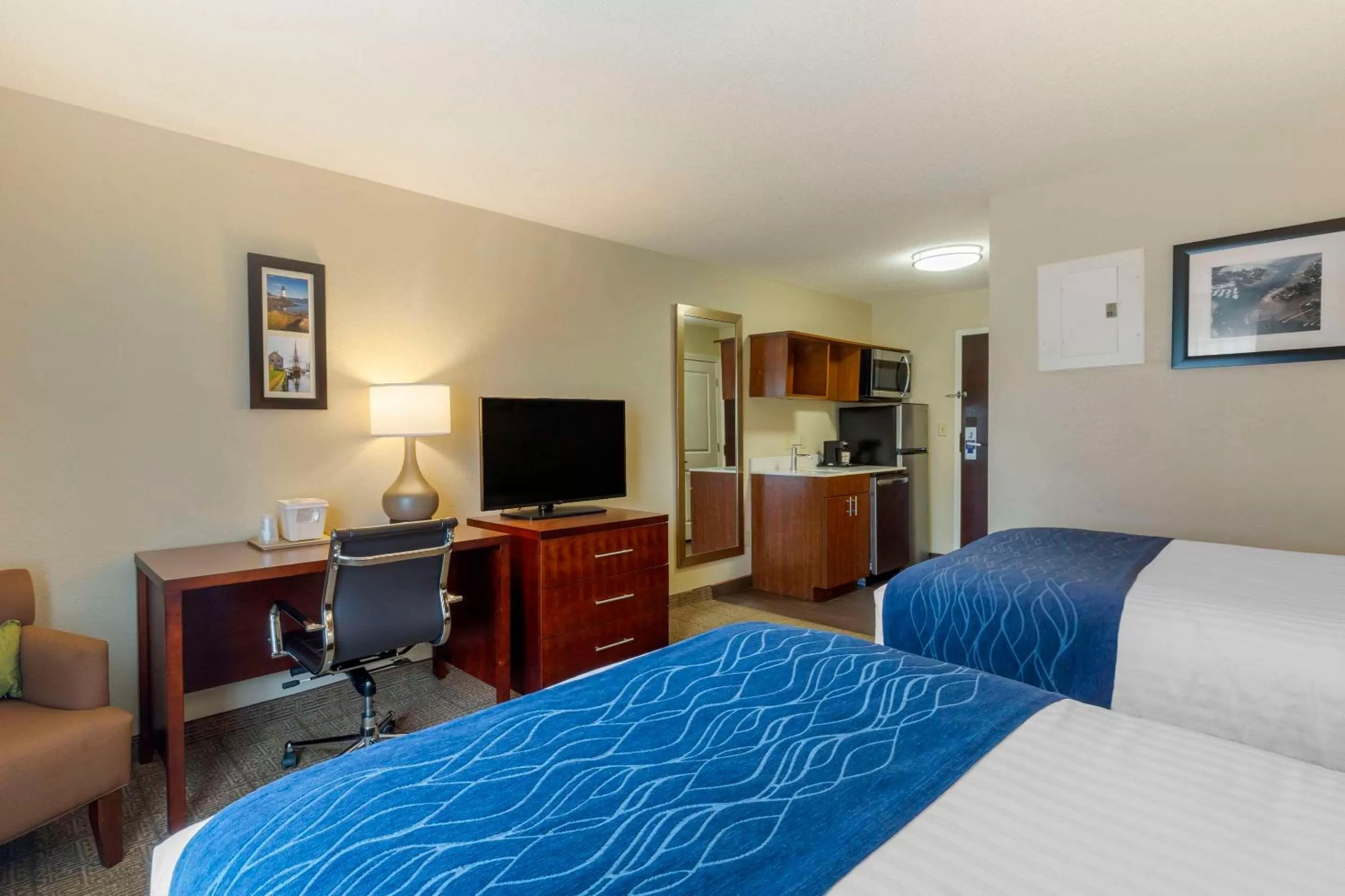 Bedroom, Bed in Comfort Inn Danvers - Boston North Shore
