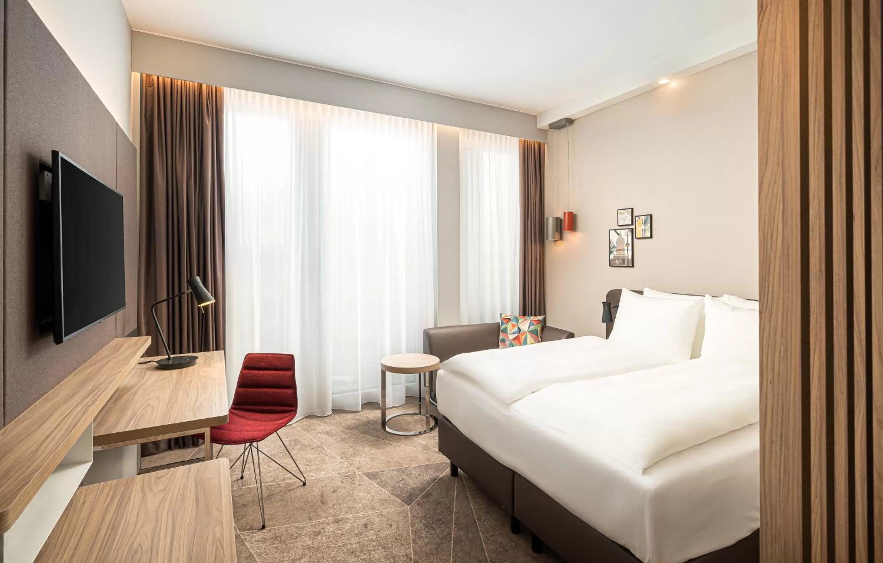 Photo of the whole room, Bed in Holiday Inn - Mannheim City - Hauptbahnhof by IHG