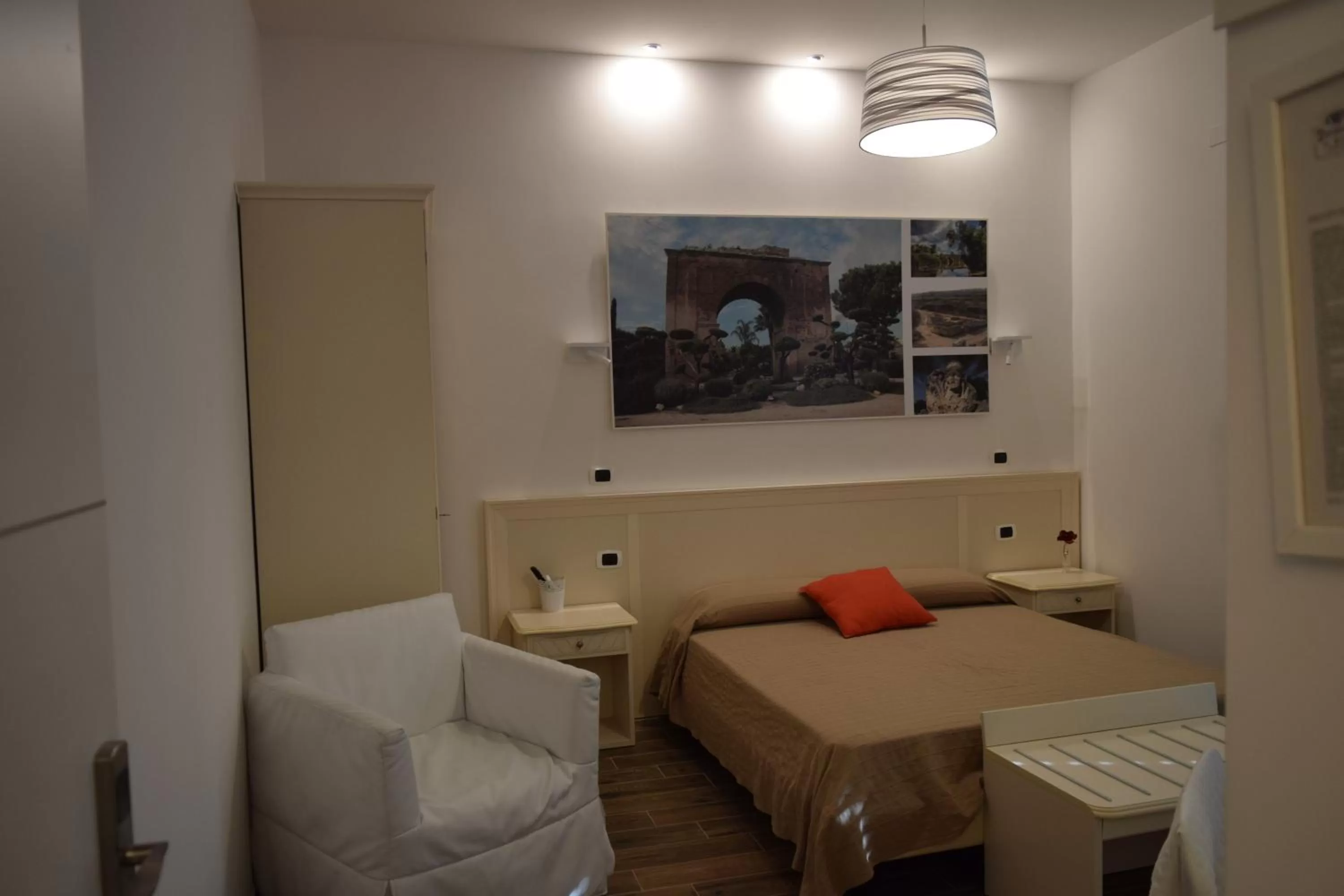 Photo of the whole room in DomuS al Corso B&B