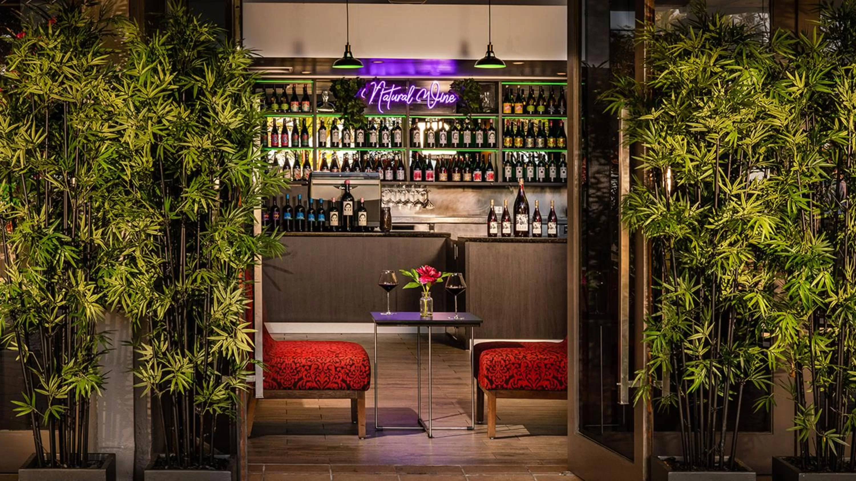 Lounge or bar in Cairns Harbourside Hotel