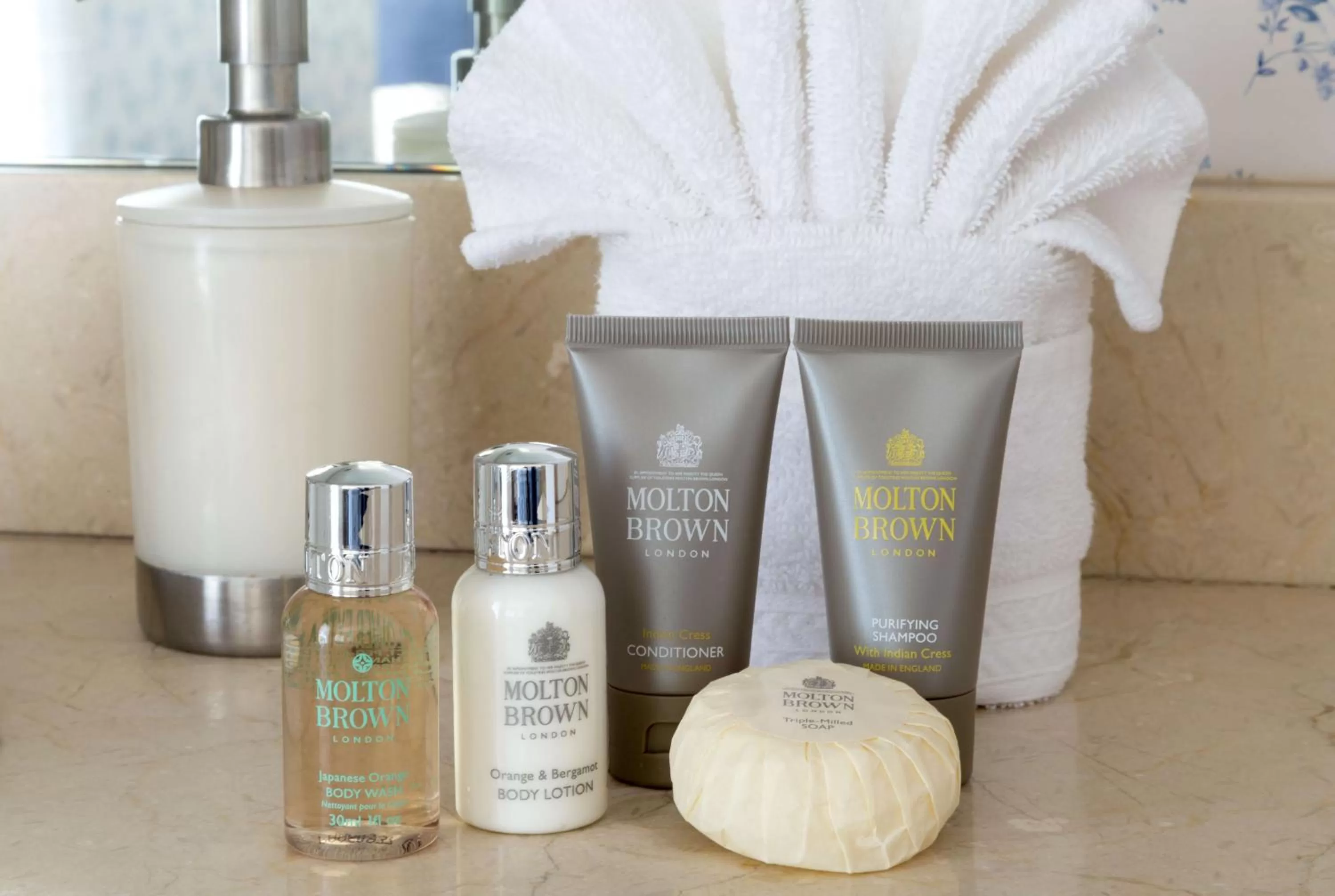 Cheshire Cat Inn & Cottages