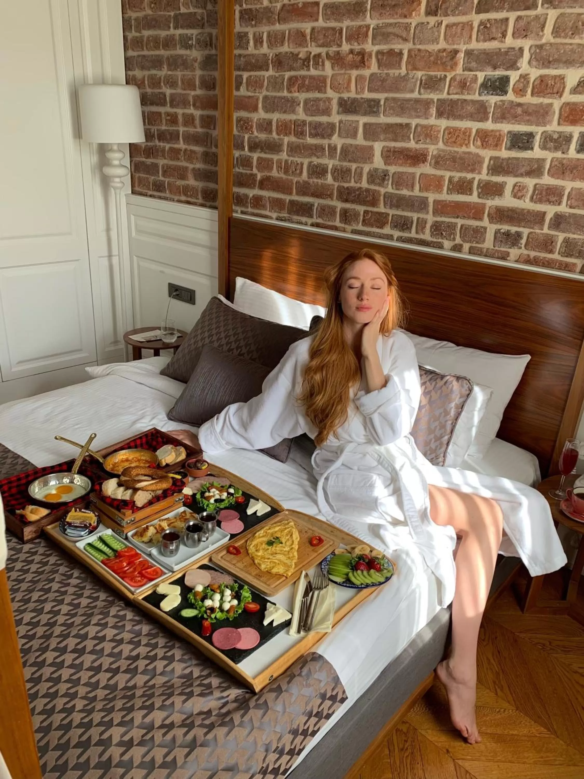 Bed in Hotel Miniature - Ottoman Mansion