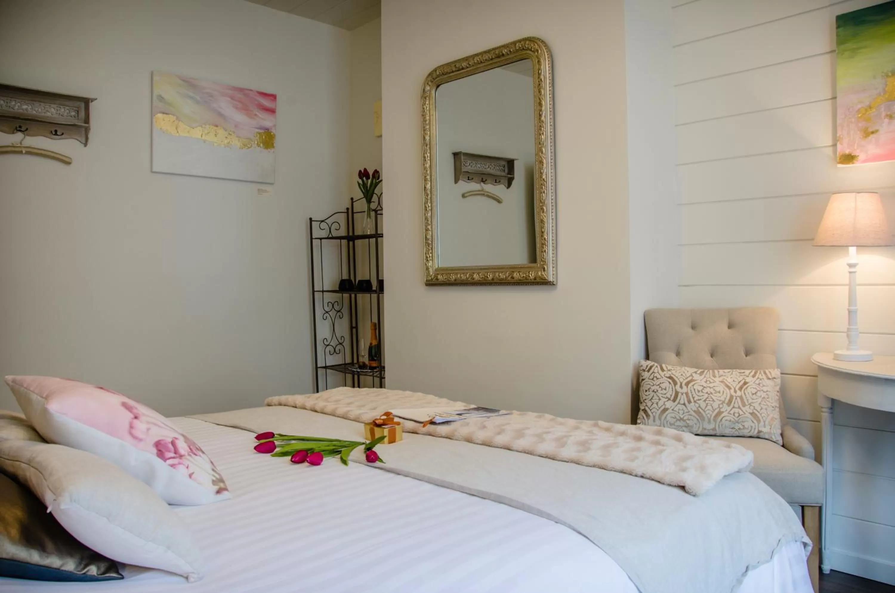 Bedroom, Bed in The White Queen B&B