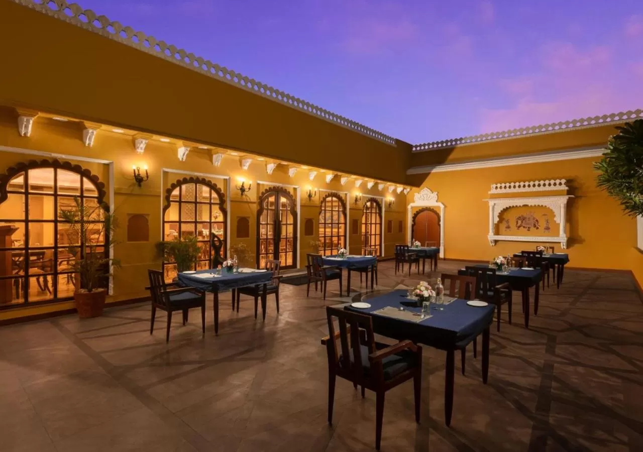 Restaurant/places to eat in jüSTa Rajputana Resort & Convention Centre, Udaipur