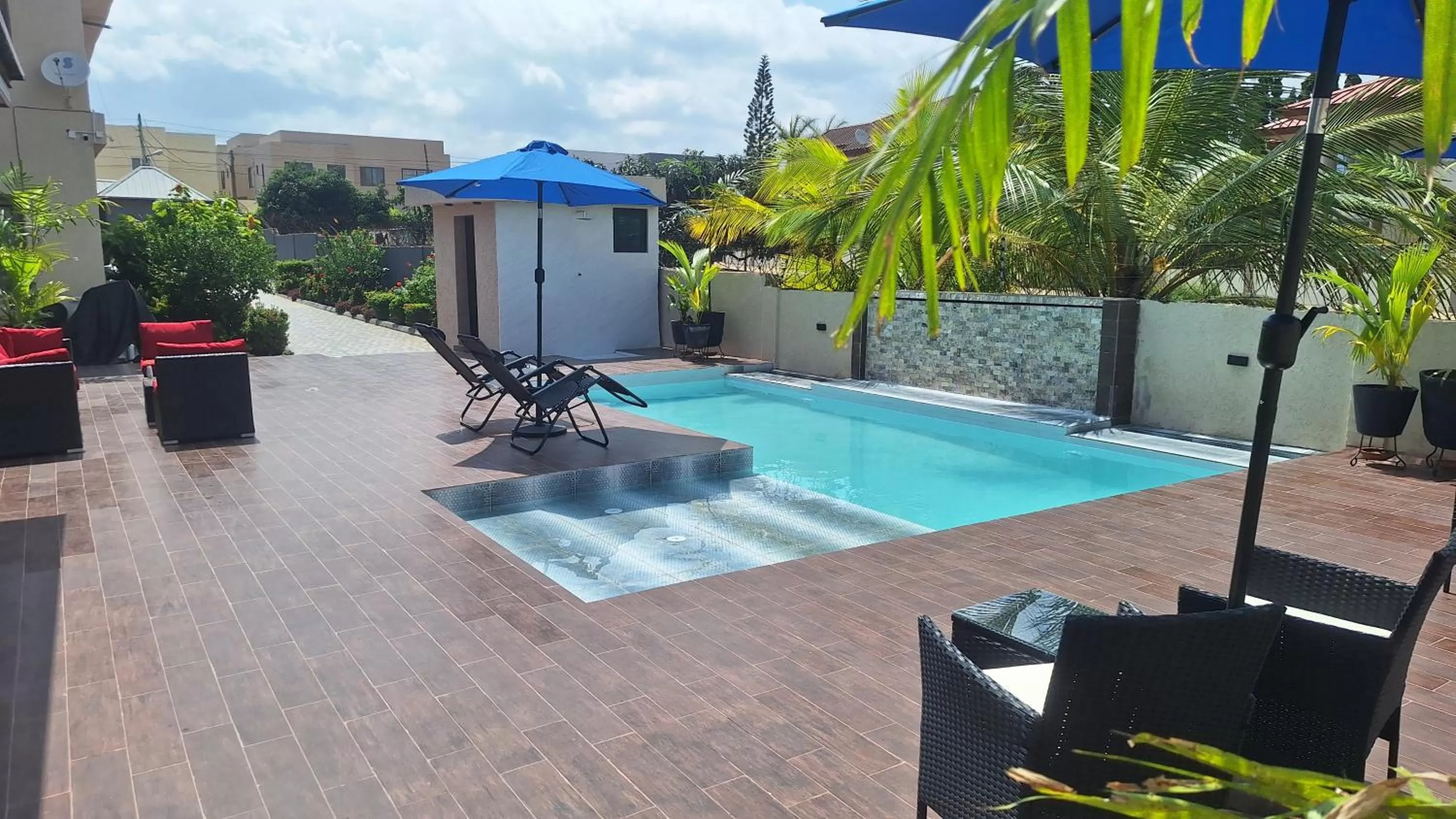 Swimming pool in KoKo Palm Inn LTD