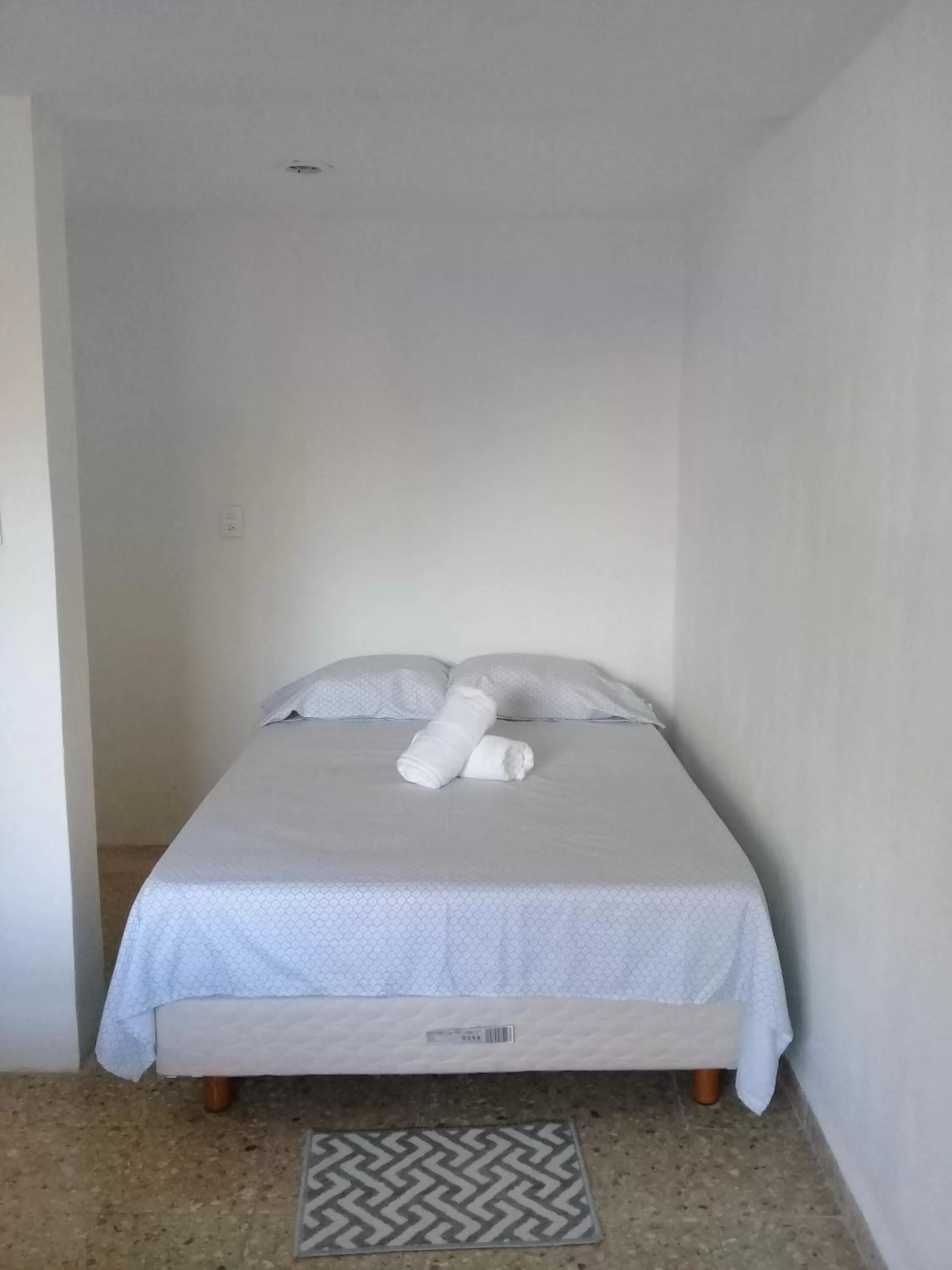 Photo of the whole room, Bed in Thelmar Rooms Cancun