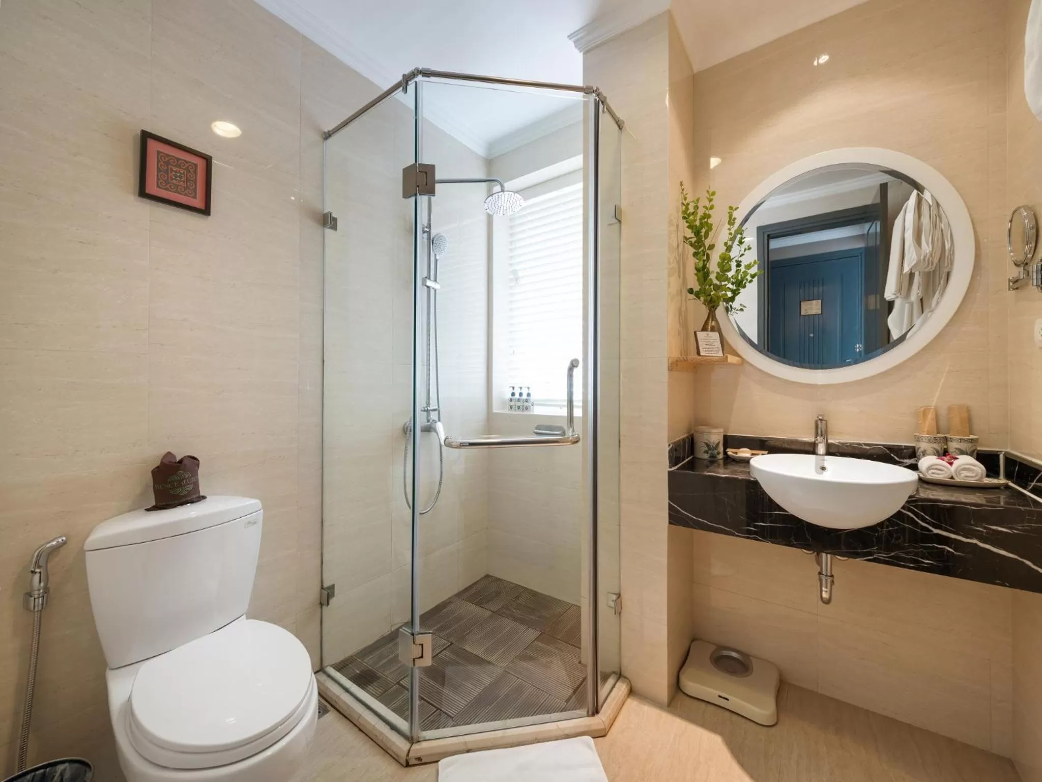 Bathroom in Hanoi Center Silk Hotel & Travel