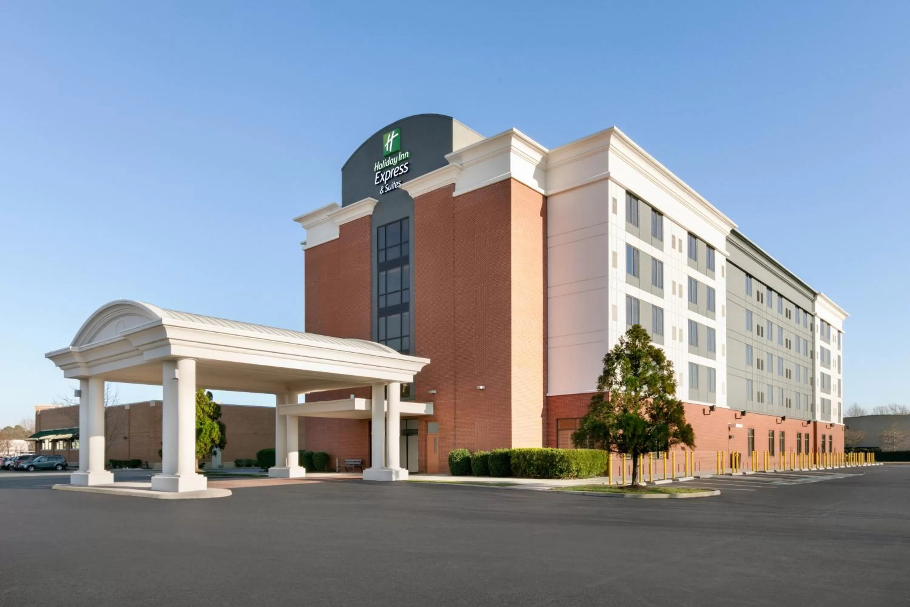 Facade/entrance in Holiday Inn Express Hotel & Suites Norfolk Airport by IHG