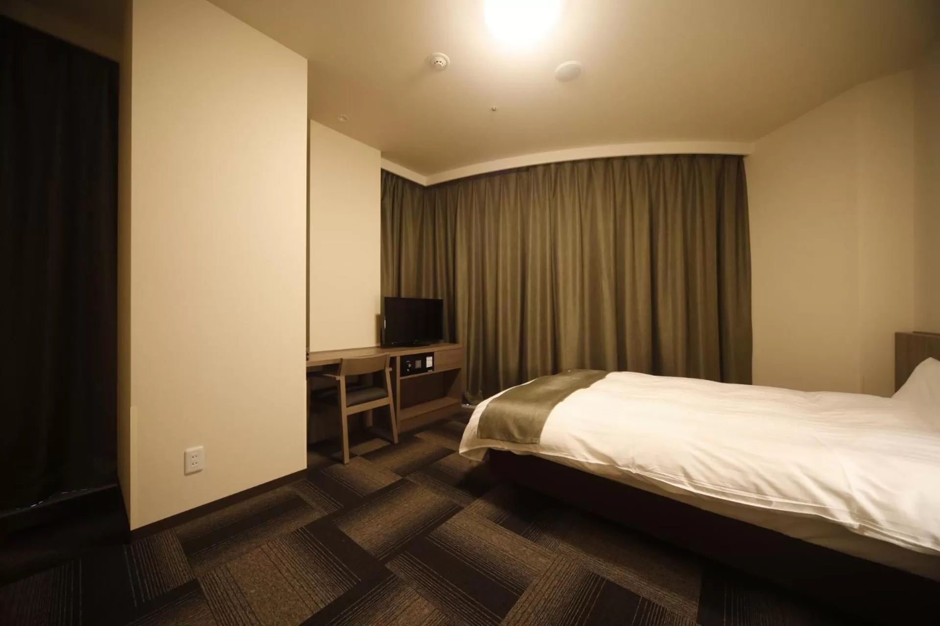 Bedroom, Bed in Dormy Inn Korakuen