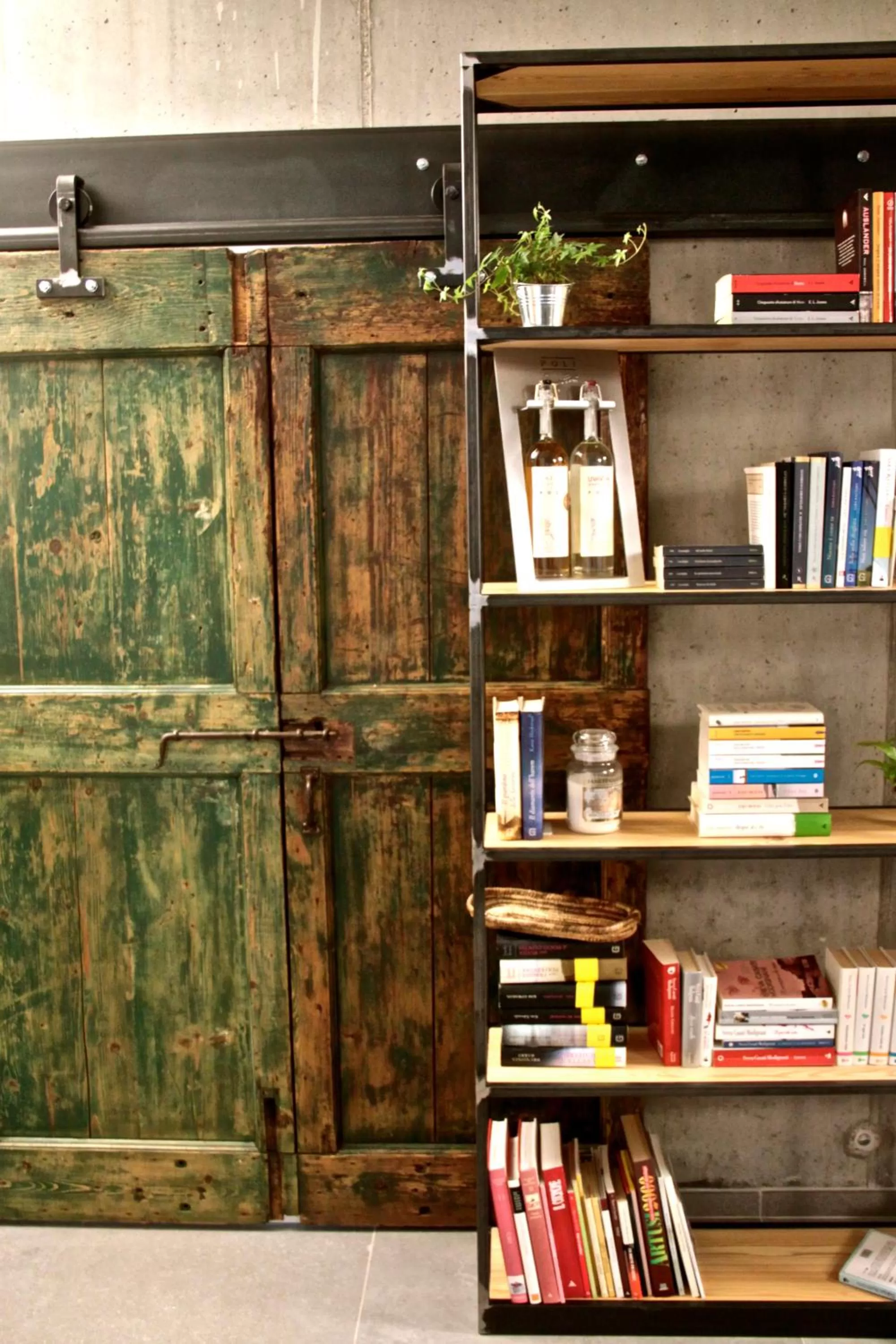 Communal lounge/ TV room in Pove 2.4 Hotel