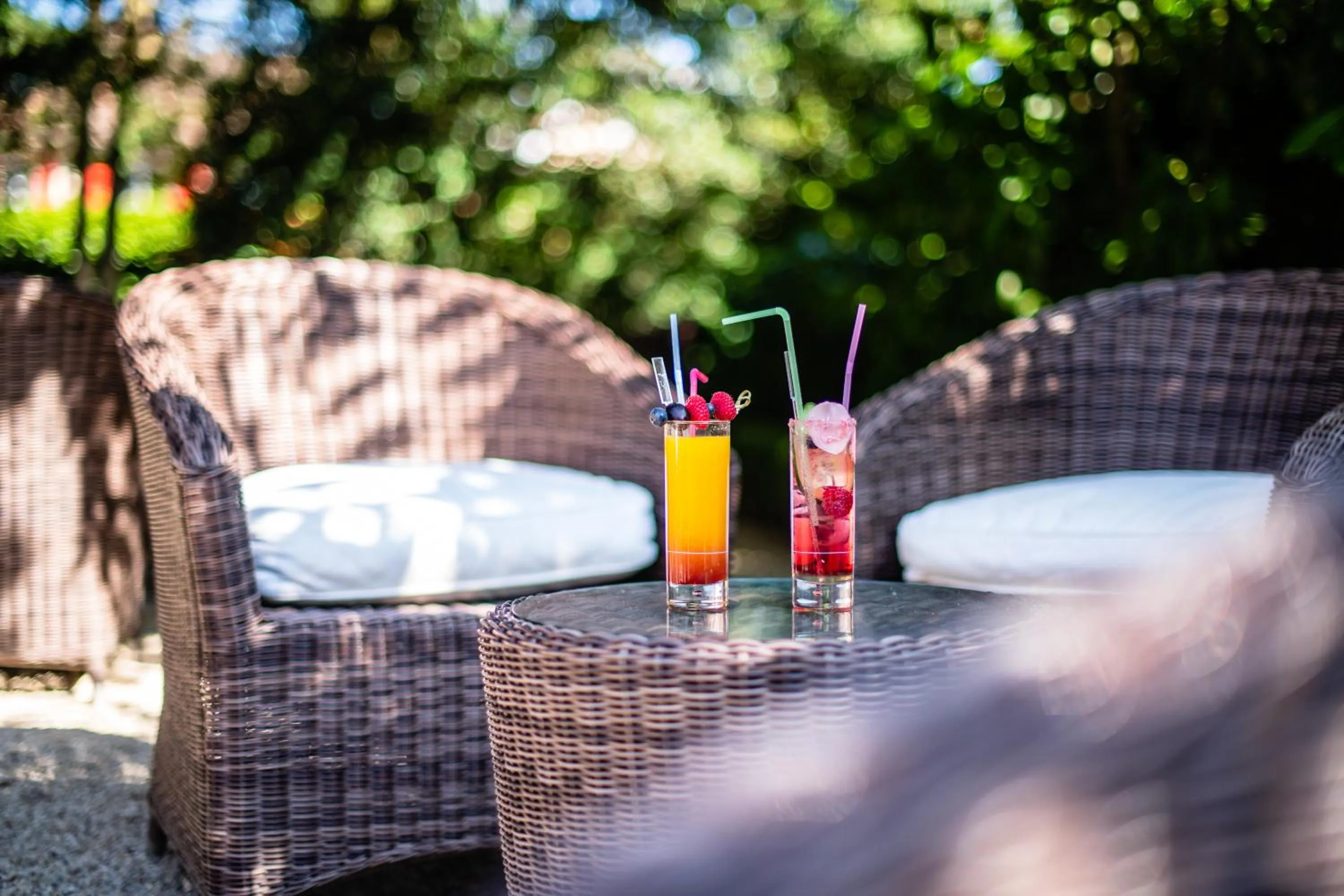 Patio in Hostellerie Le Petit Manoir